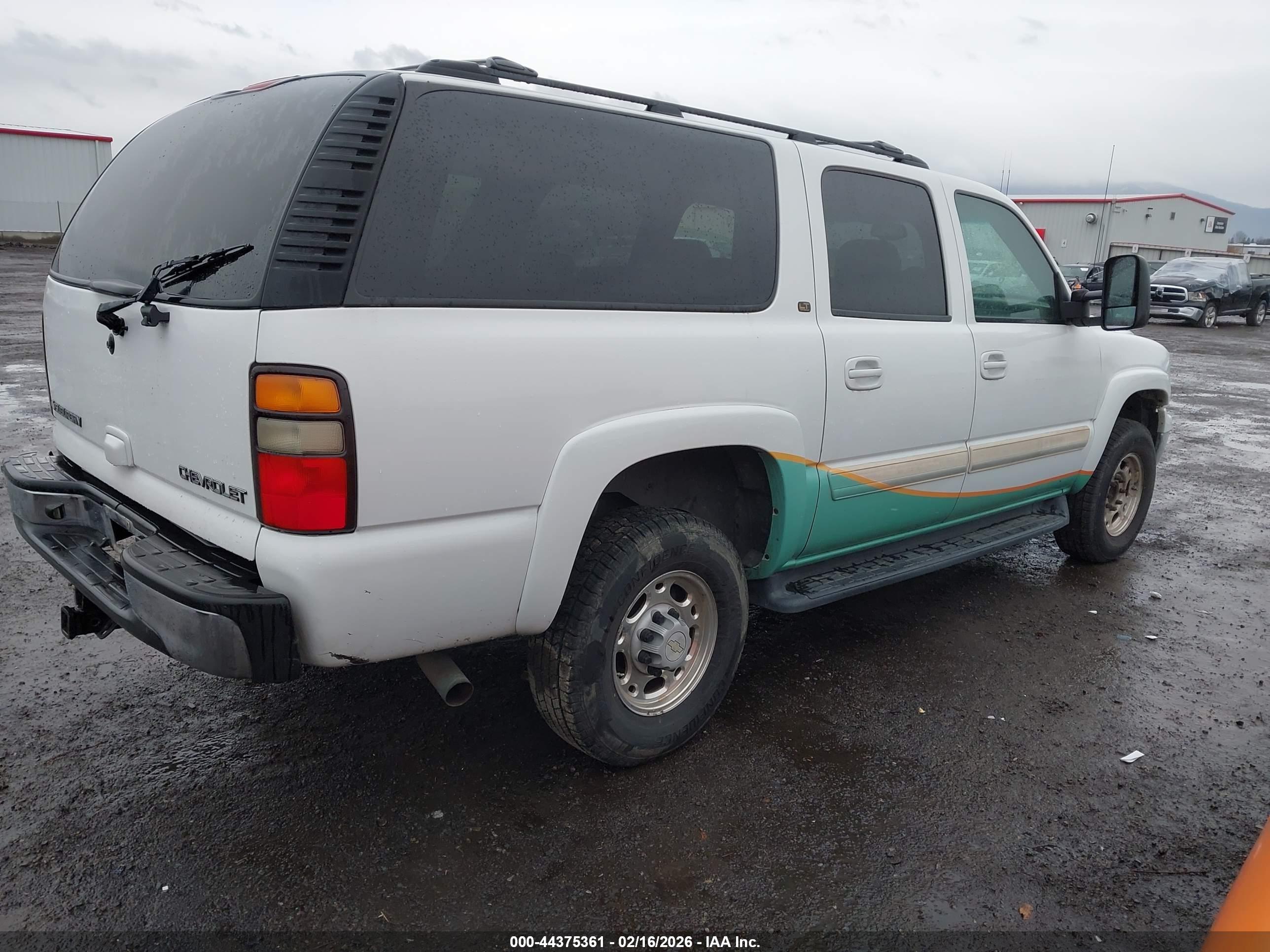 CHEVROLET SUBURBAN image 4