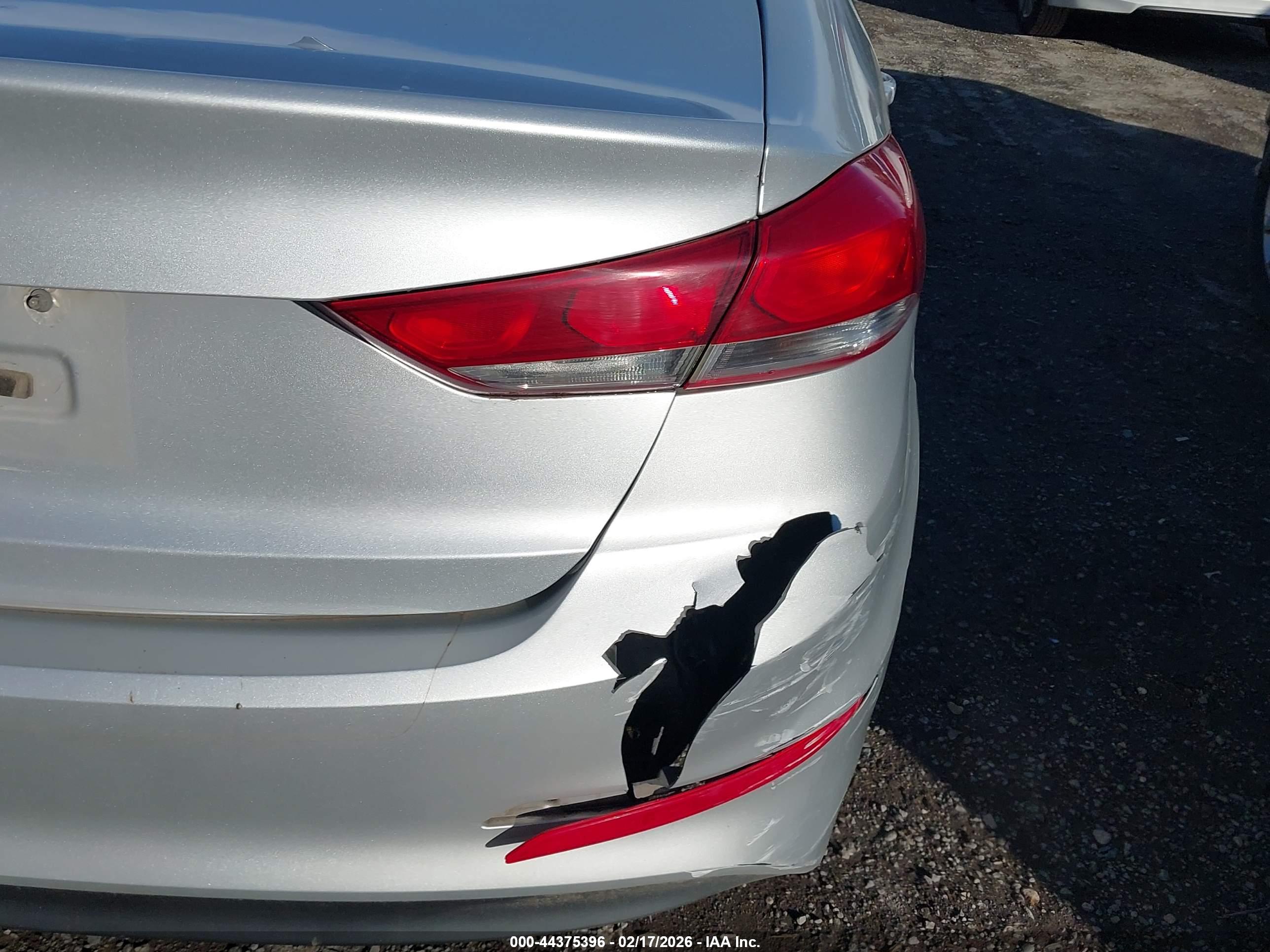 HYUNDAI ELANTRA image 6