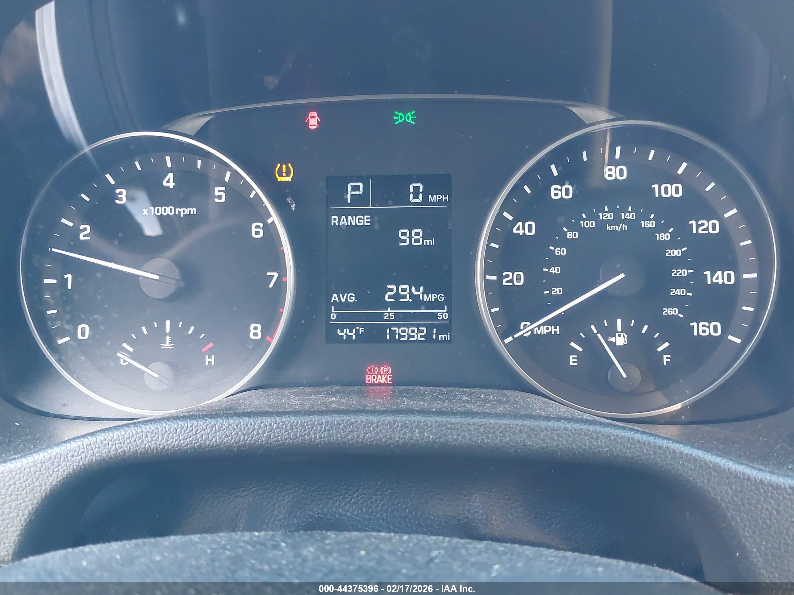 HYUNDAI ELANTRA image 7