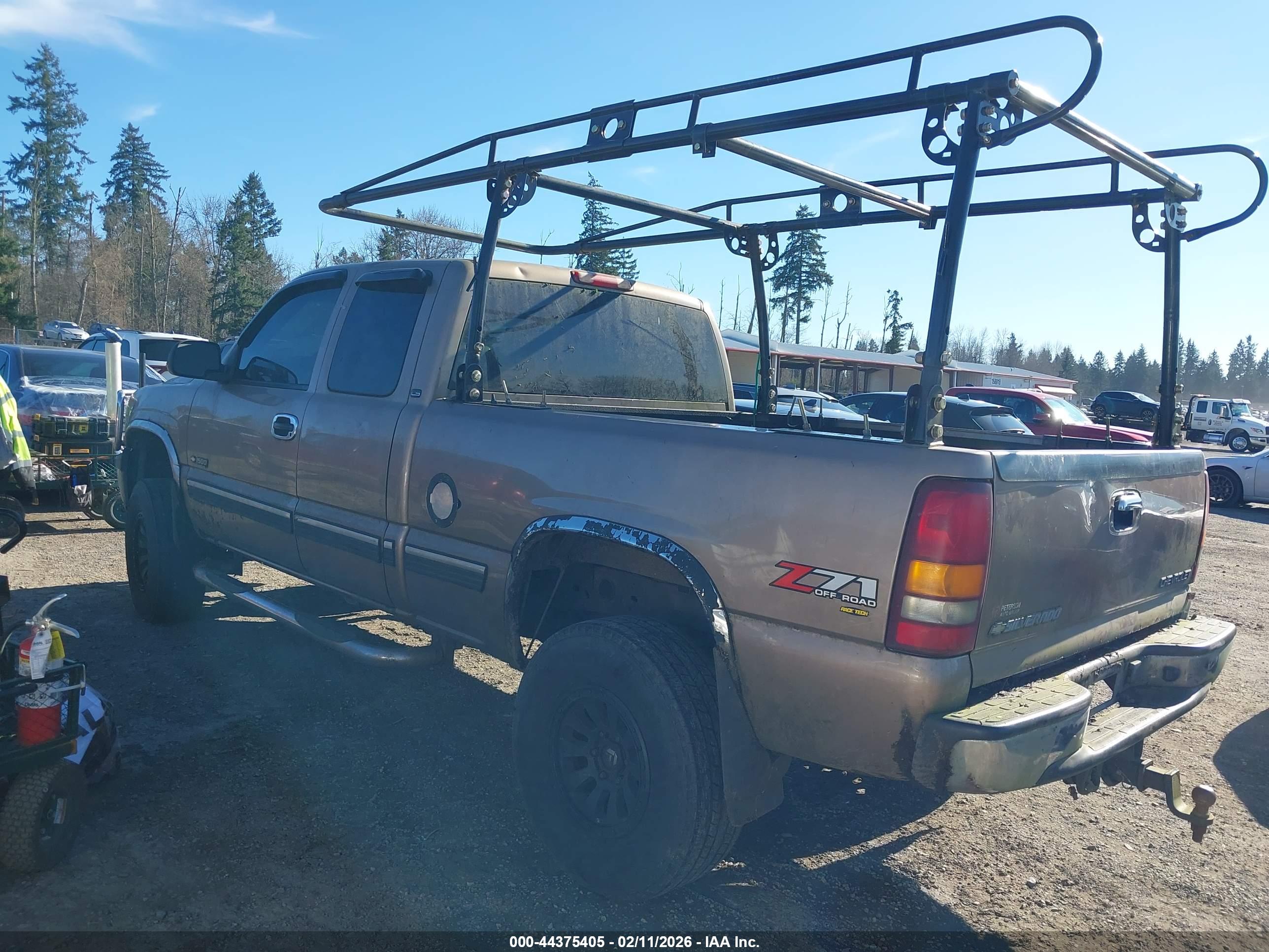 CHEVROLET SILVERADO image 3