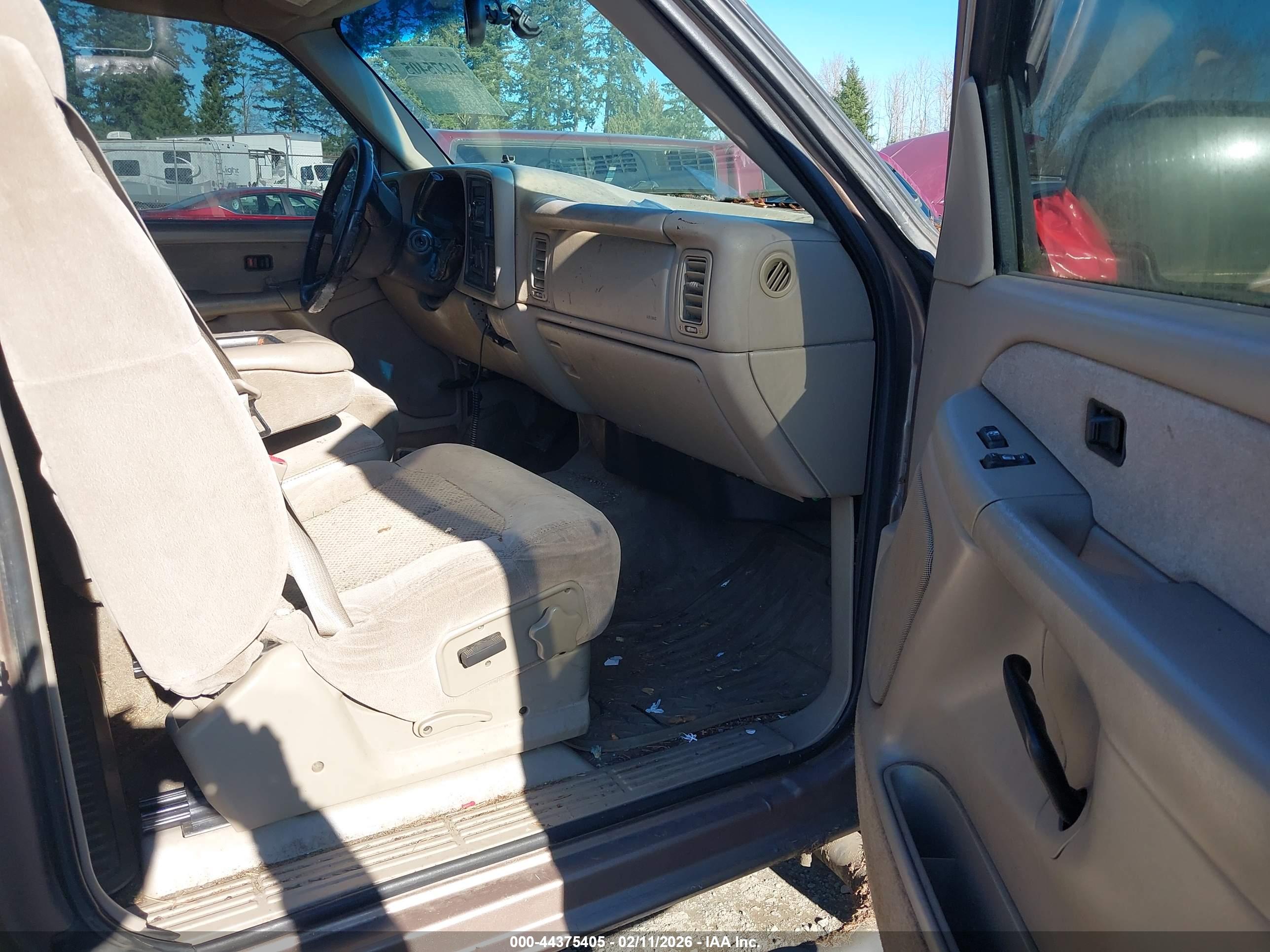 CHEVROLET SILVERADO image 5