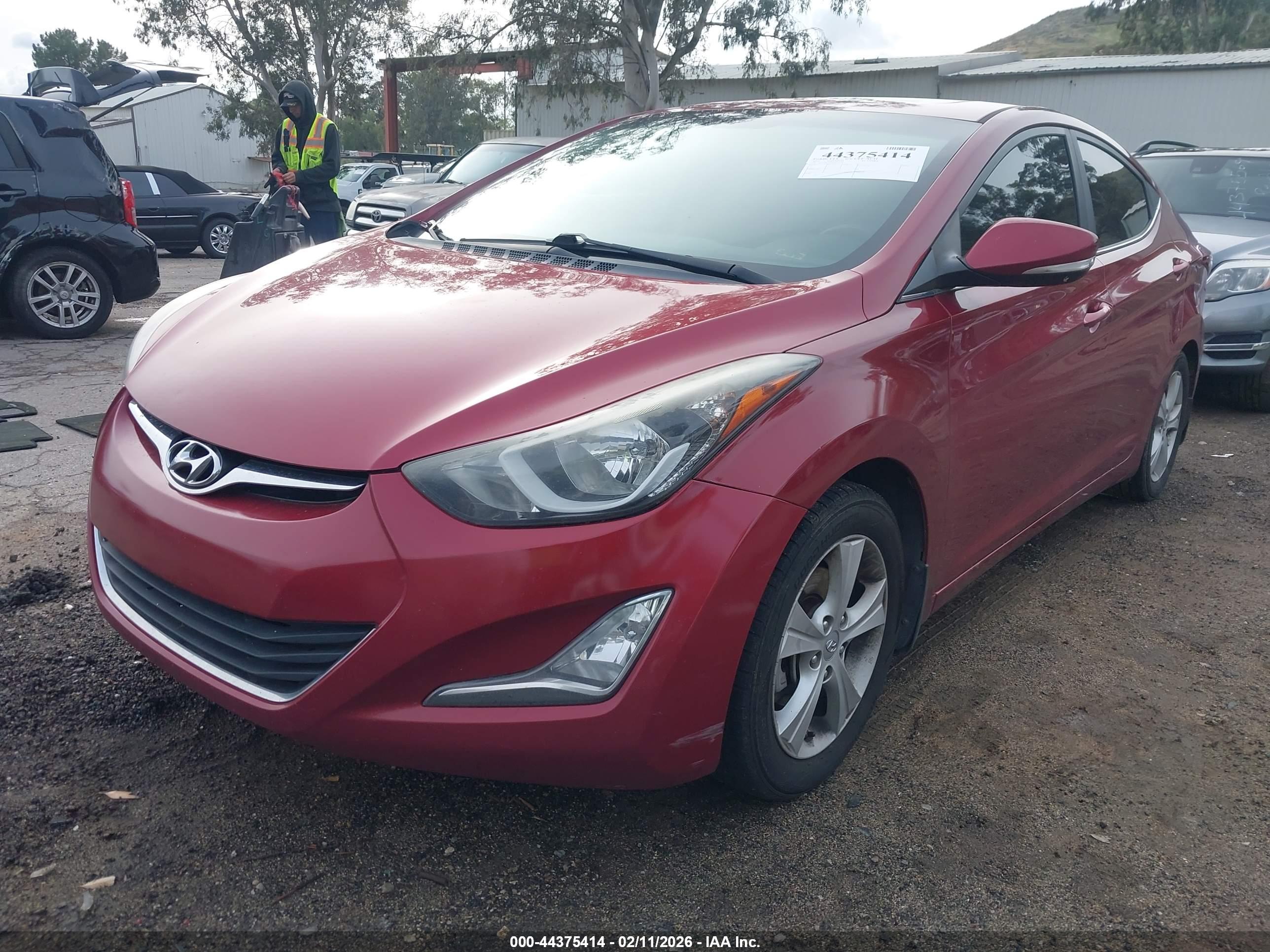 HYUNDAI ELANTRA image 2