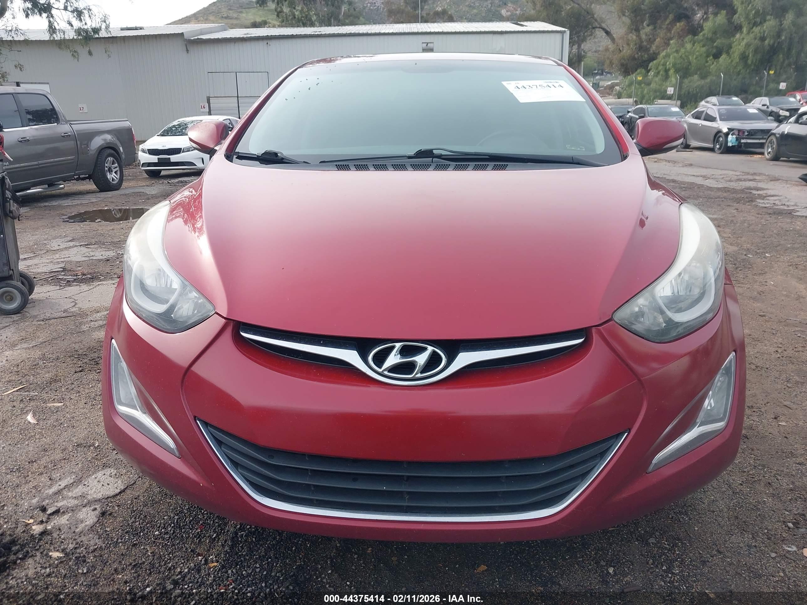 HYUNDAI ELANTRA image 6