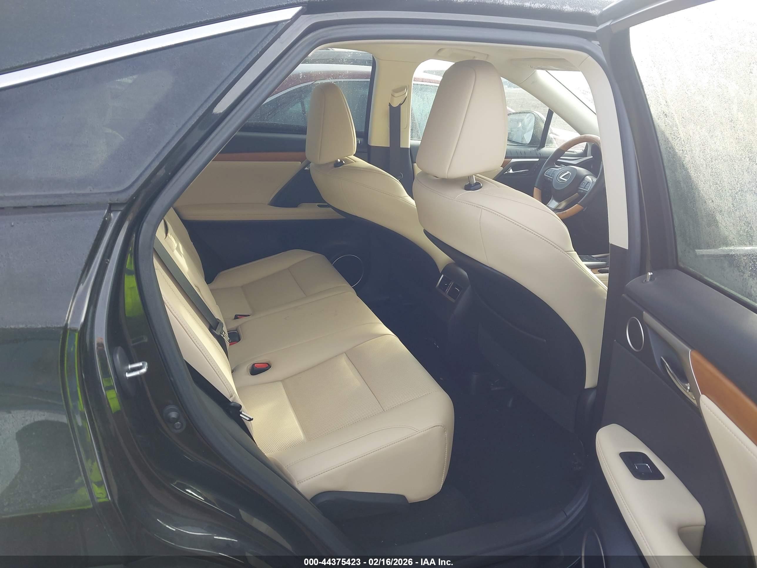 LEXUS RX image 8