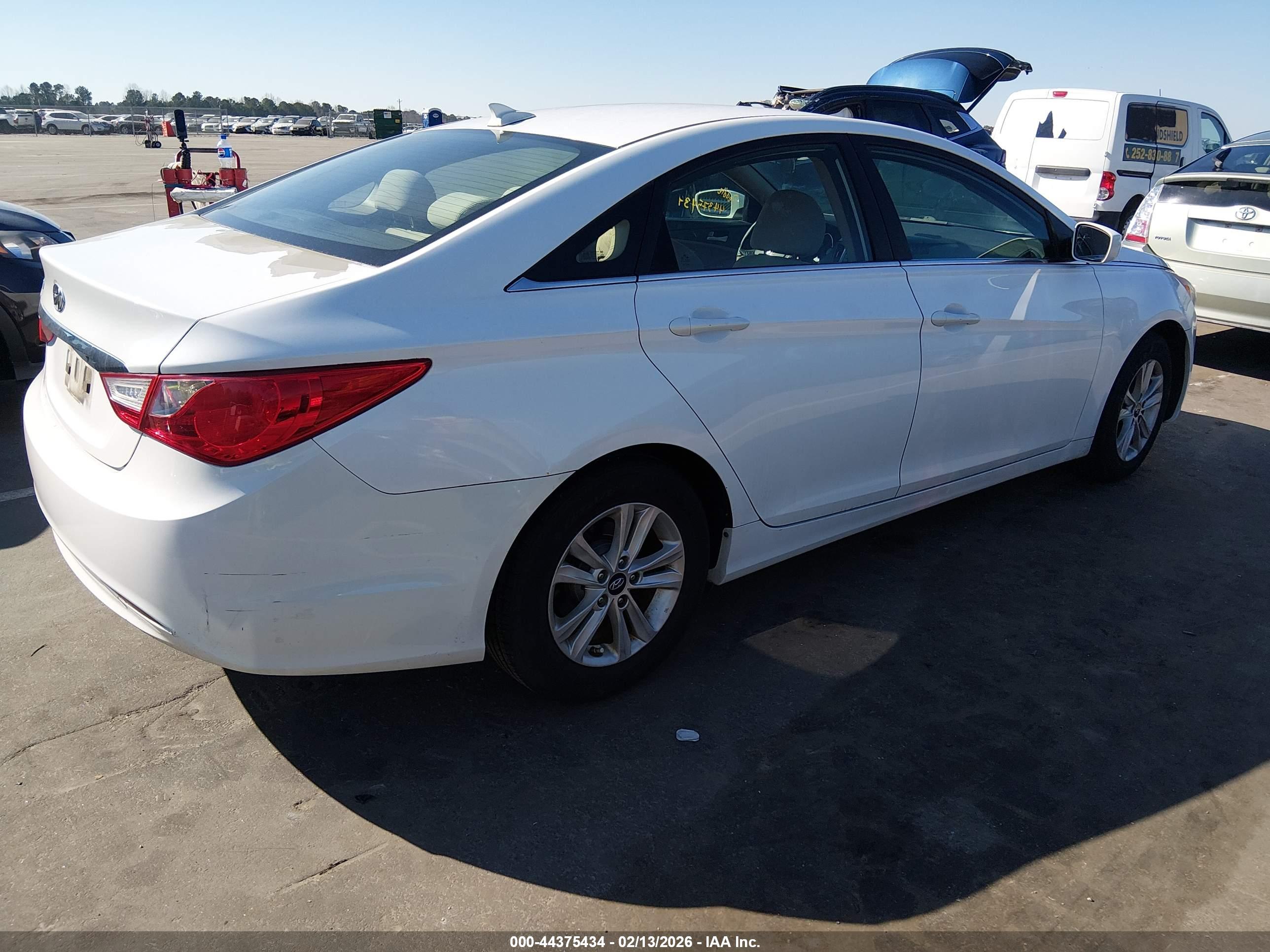 HYUNDAI SONATA image 4