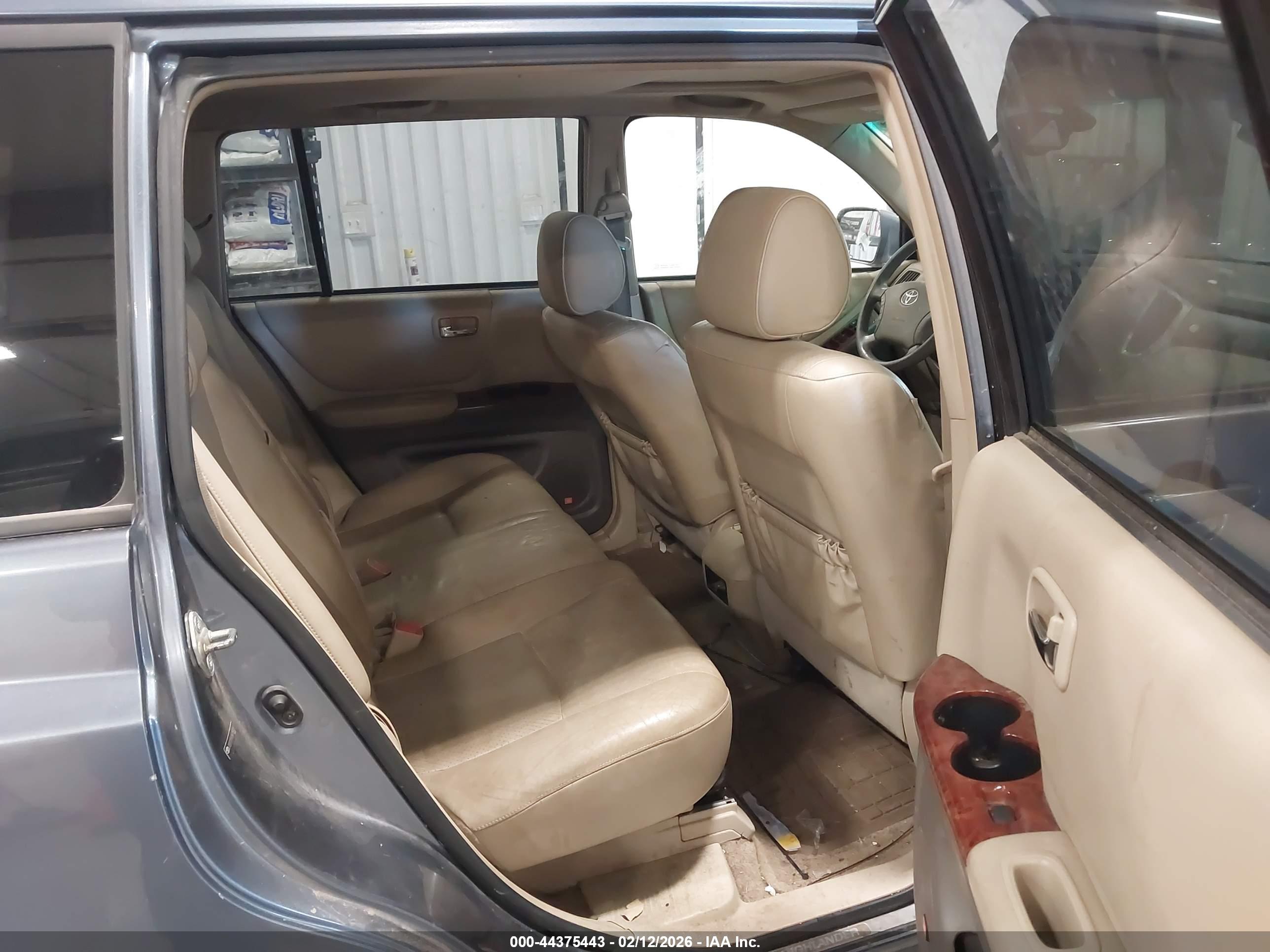 TOYOTA HIGHLANDER image 8