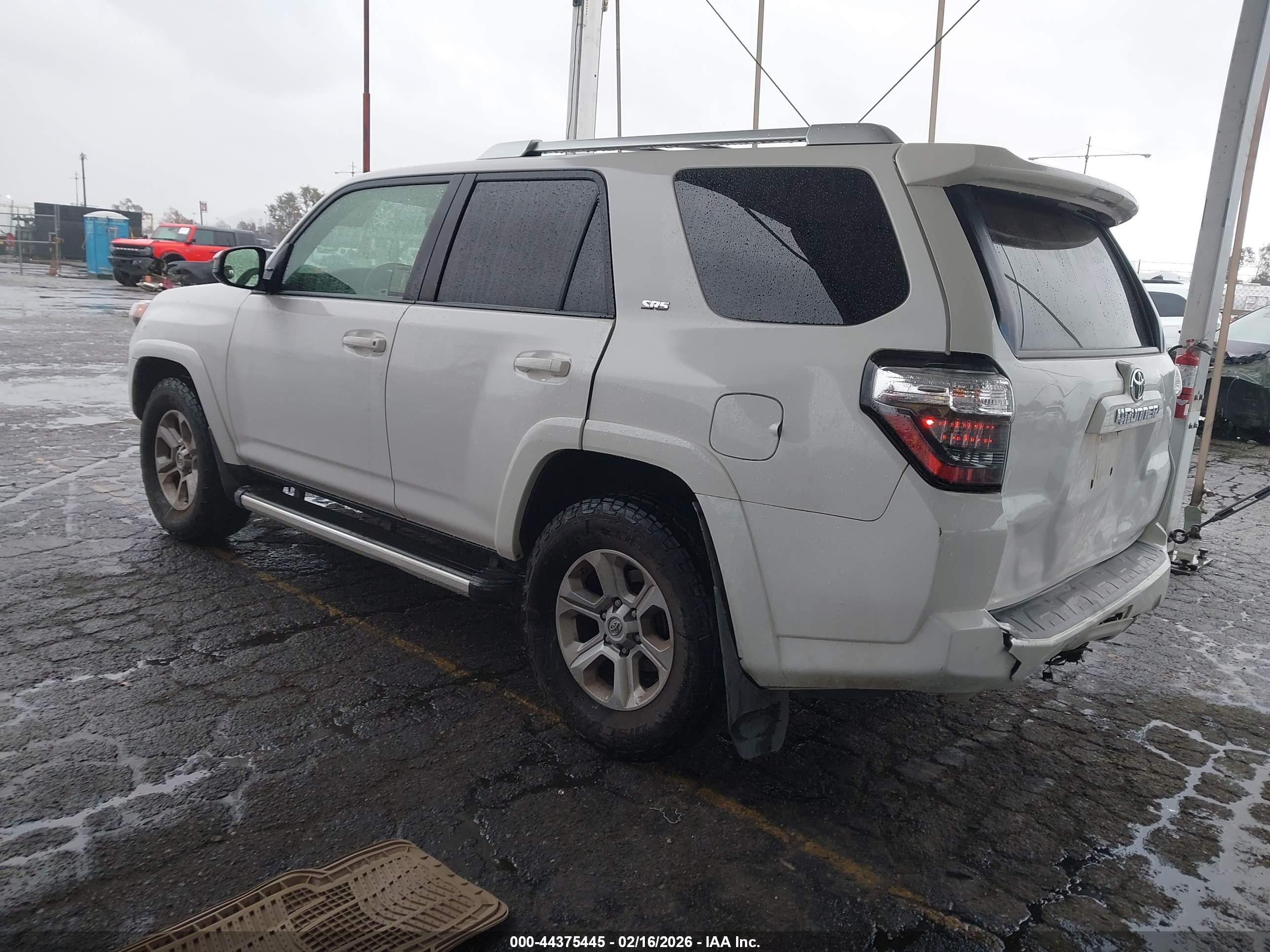 TOYOTA 4RUNNER image 3