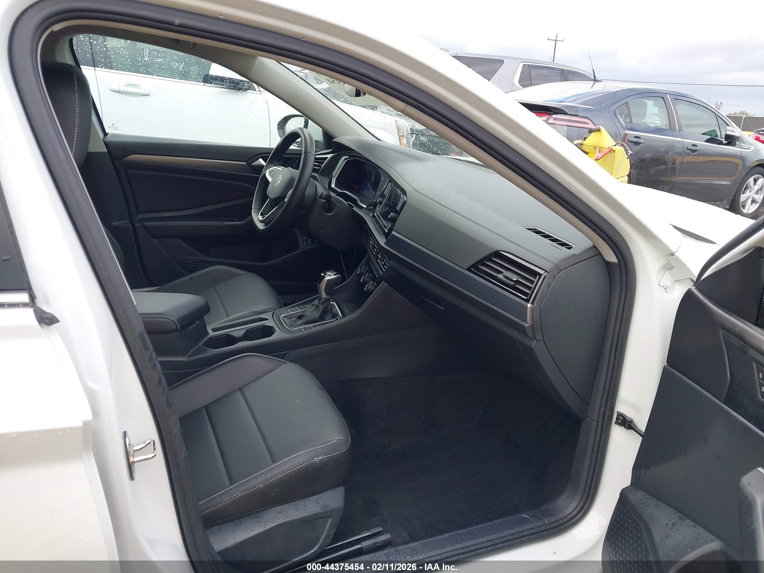 VOLKSWAGEN JETTA image 5