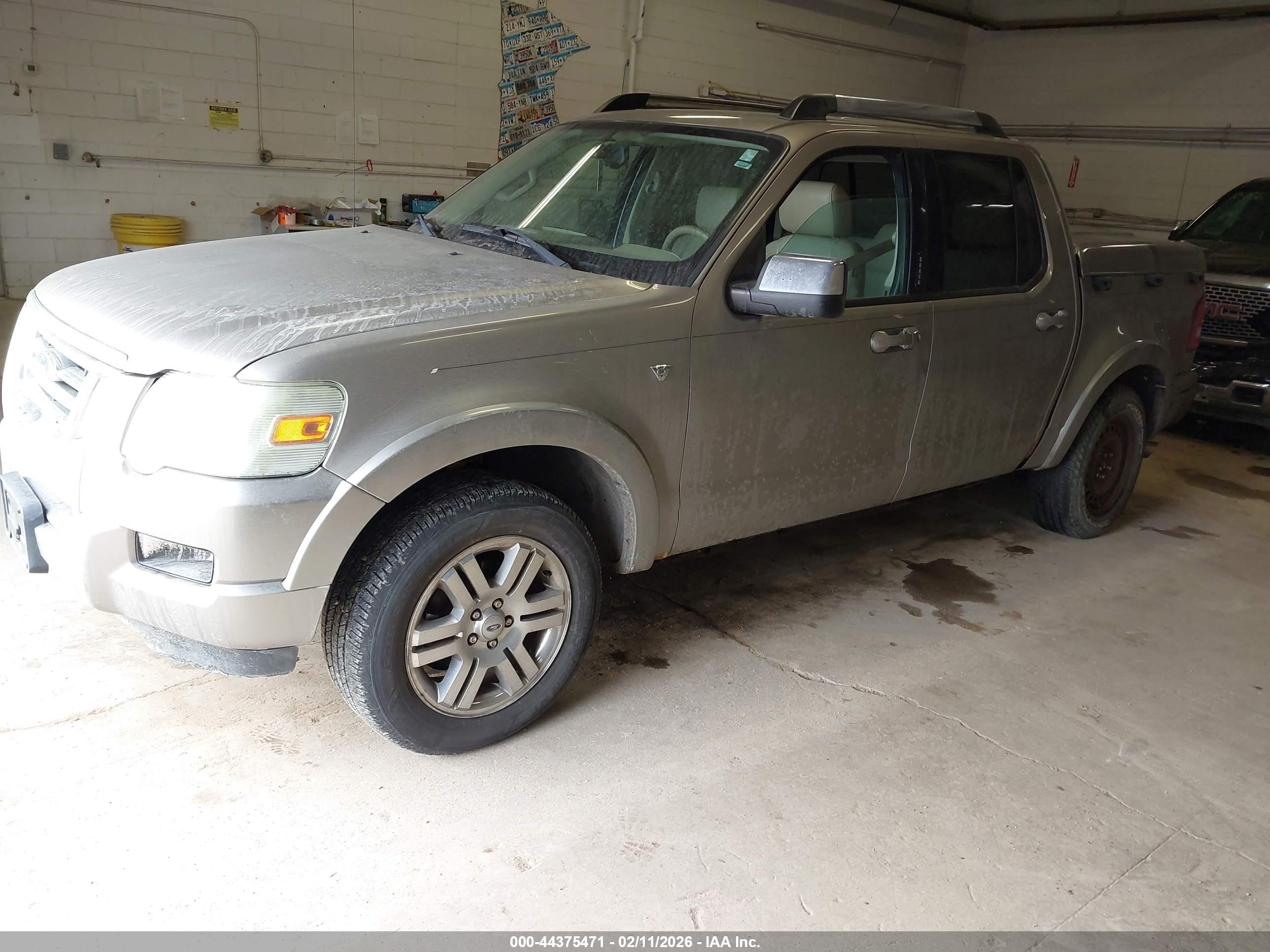 FORD EXPLORER image 2