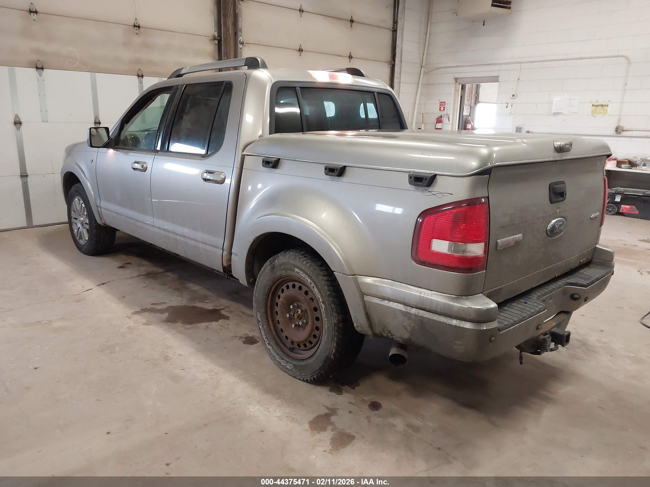 FORD EXPLORER image 3