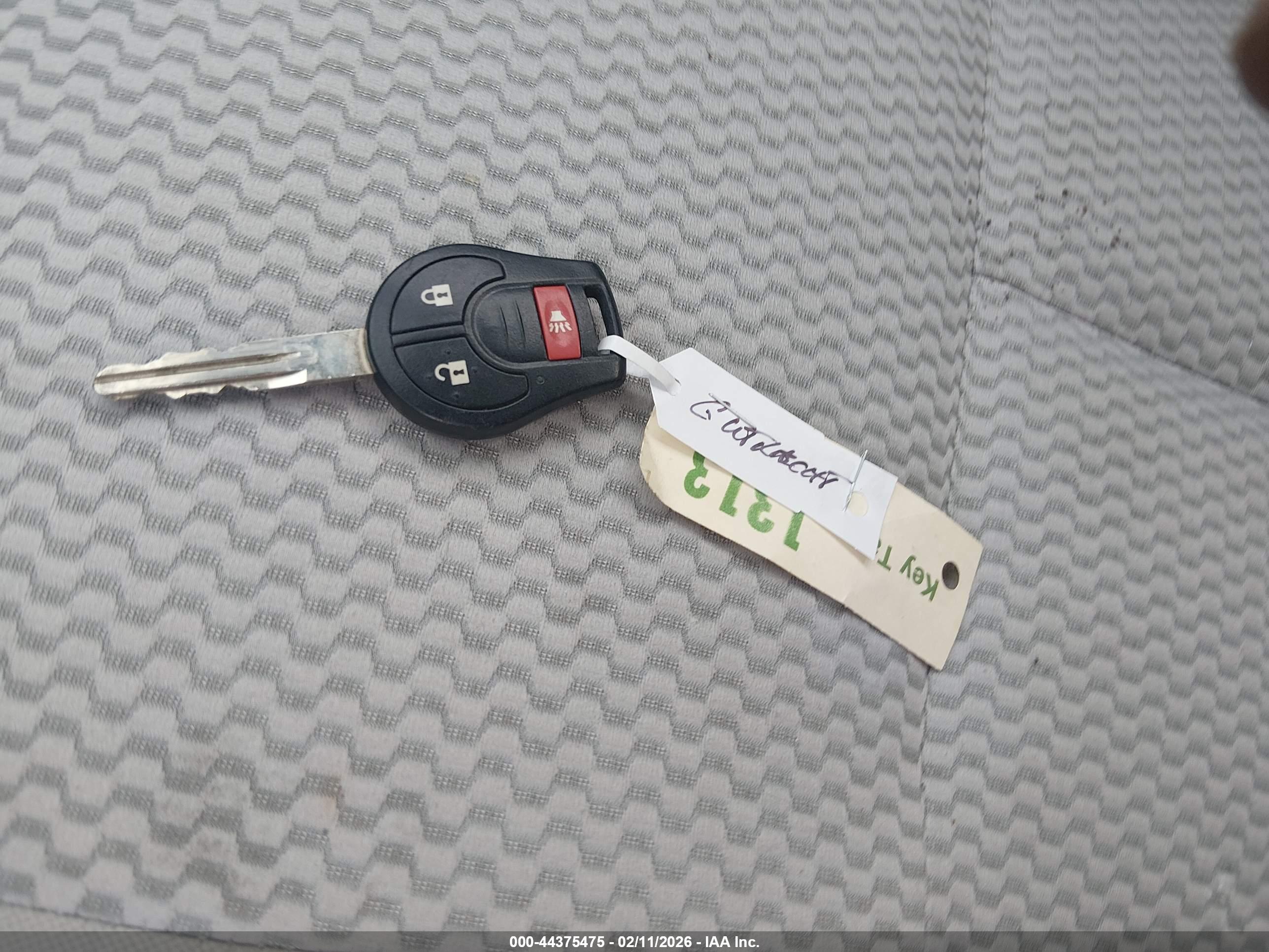 NISSAN VERSA image 11