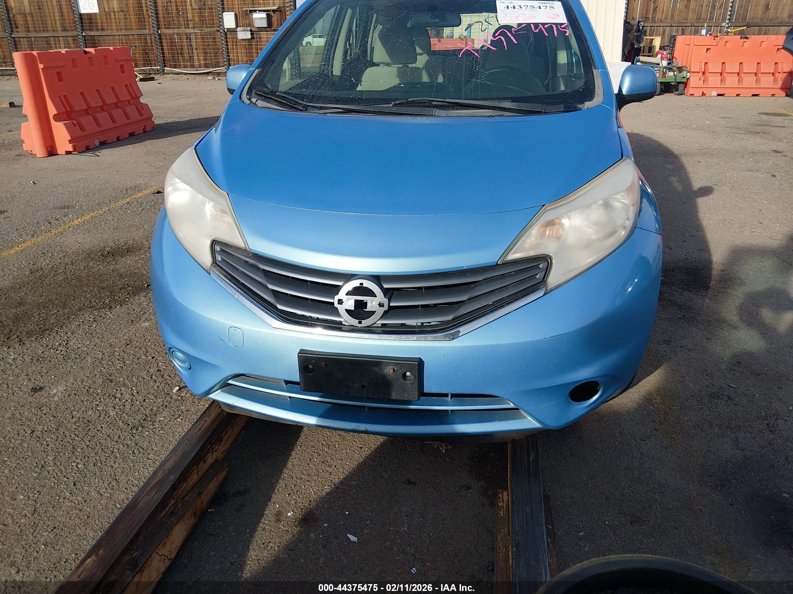 NISSAN VERSA image 6