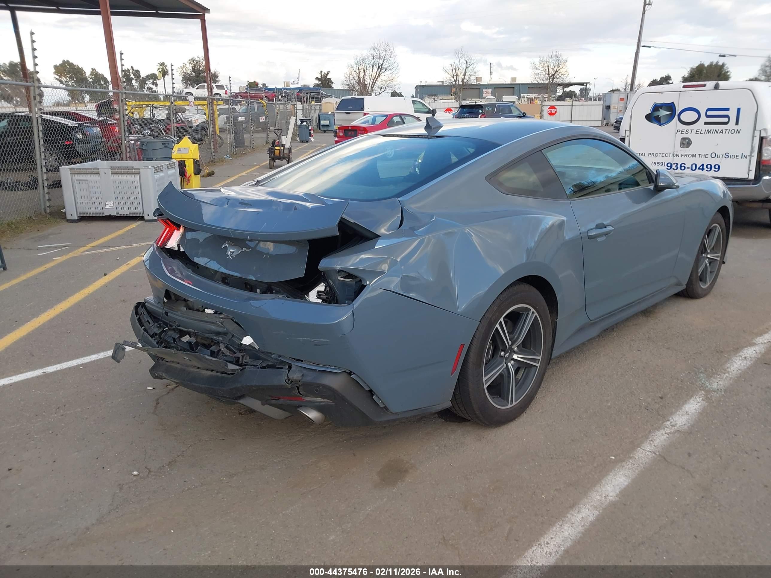 FORD MUSTANG image 4
