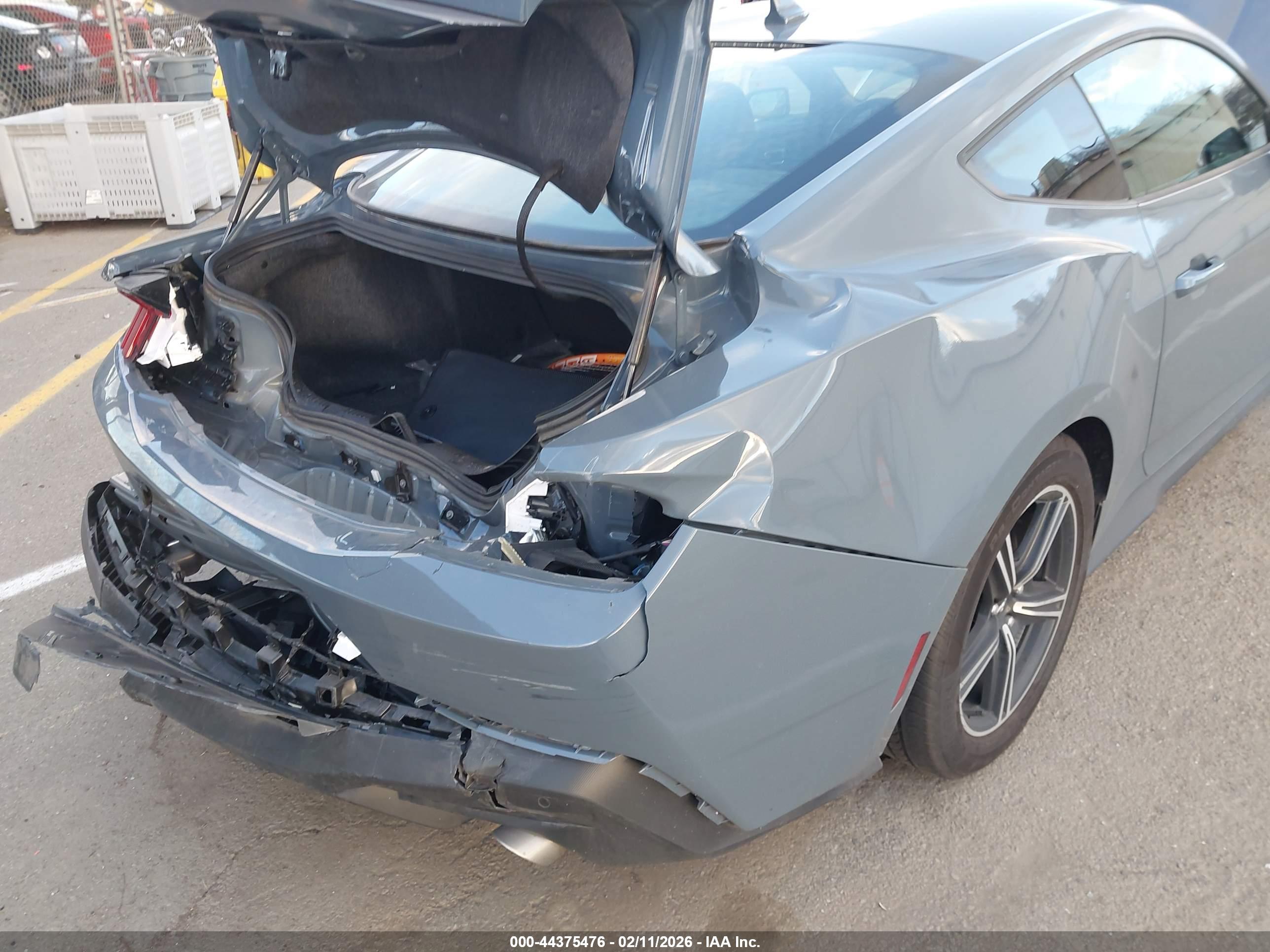 FORD MUSTANG image 6