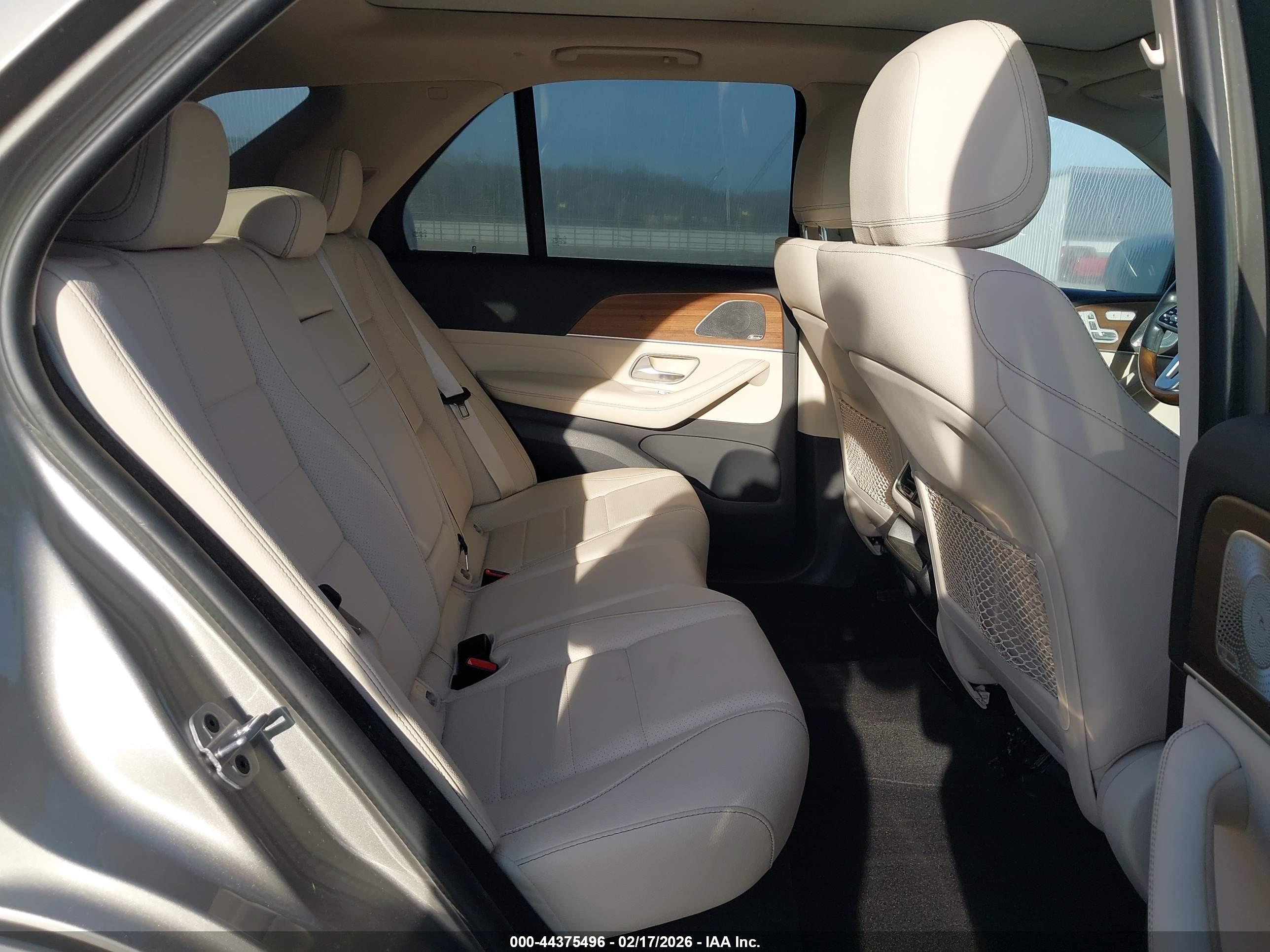 MERCEDES-BENZ GLE image 8