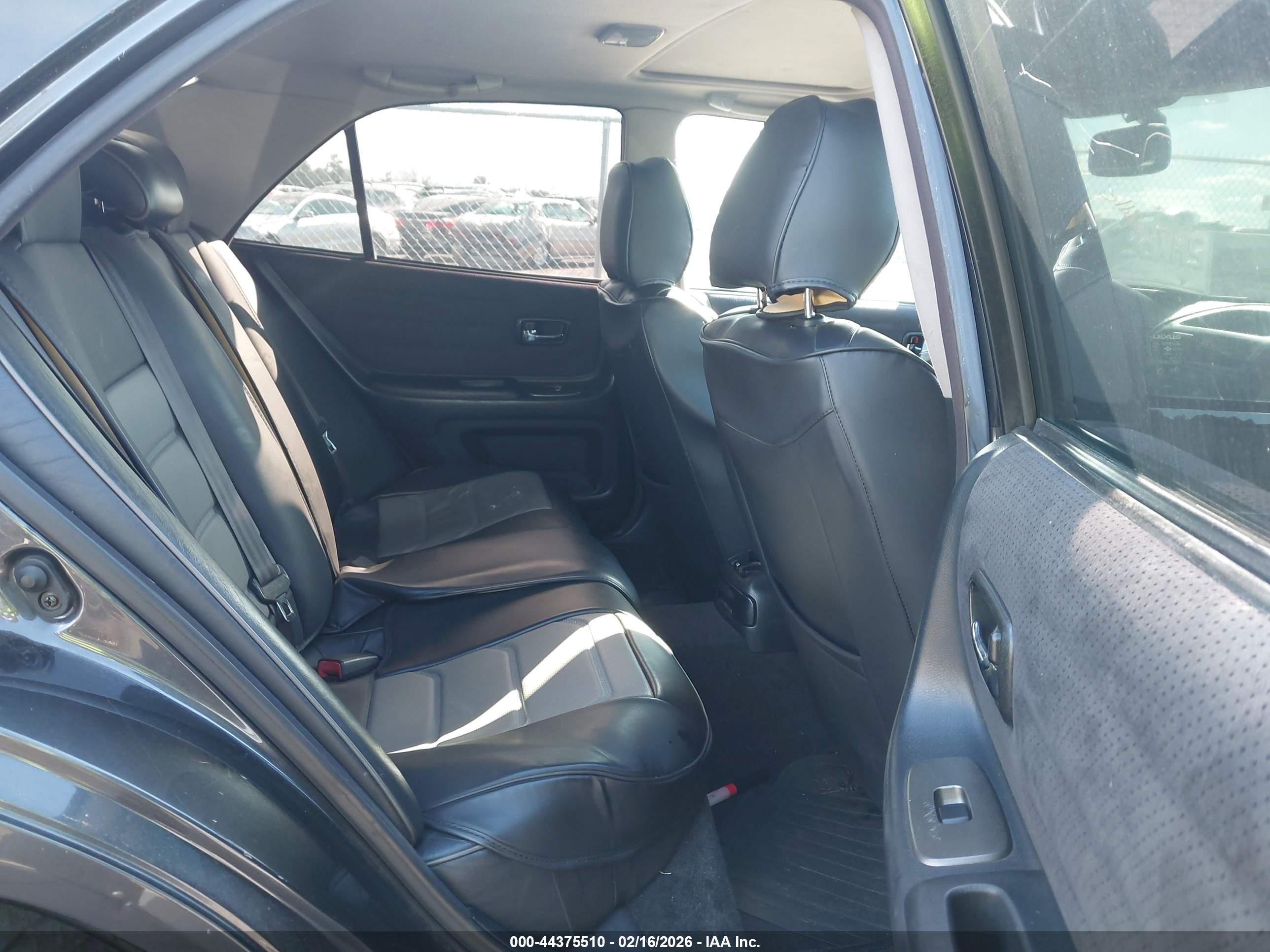 LEXUS IS image 8