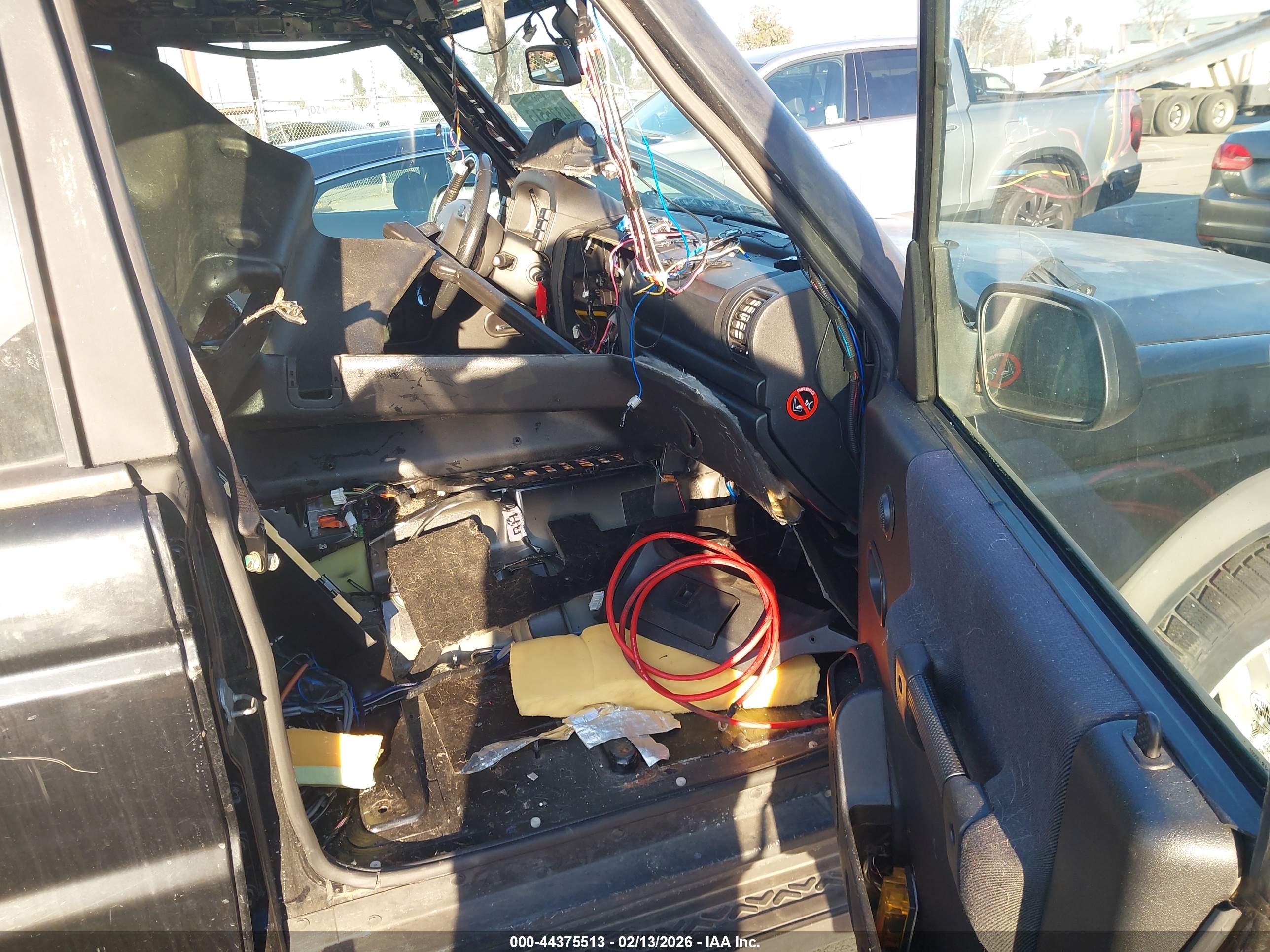 LAND ROVER image 5