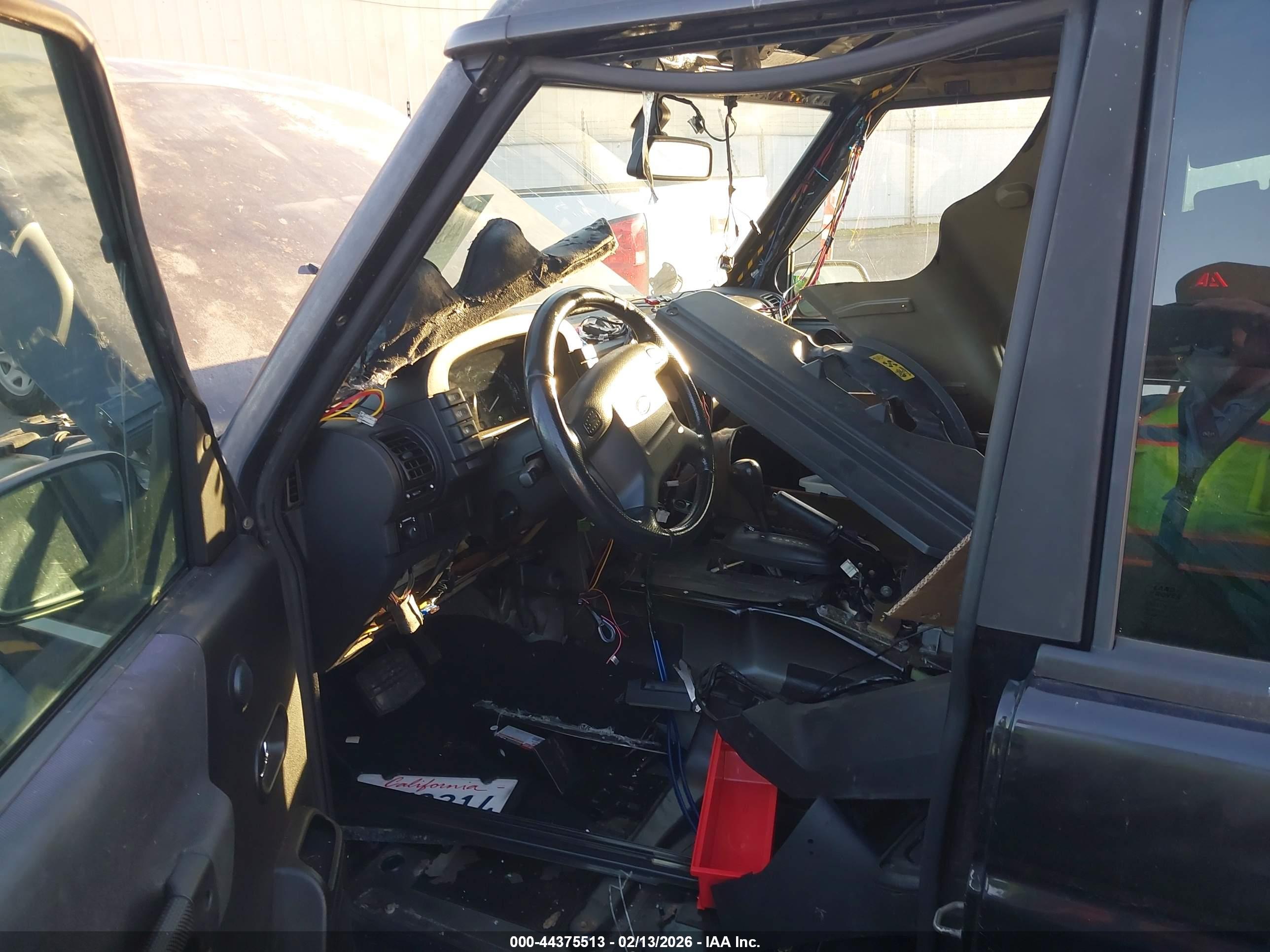 LAND ROVER image 6