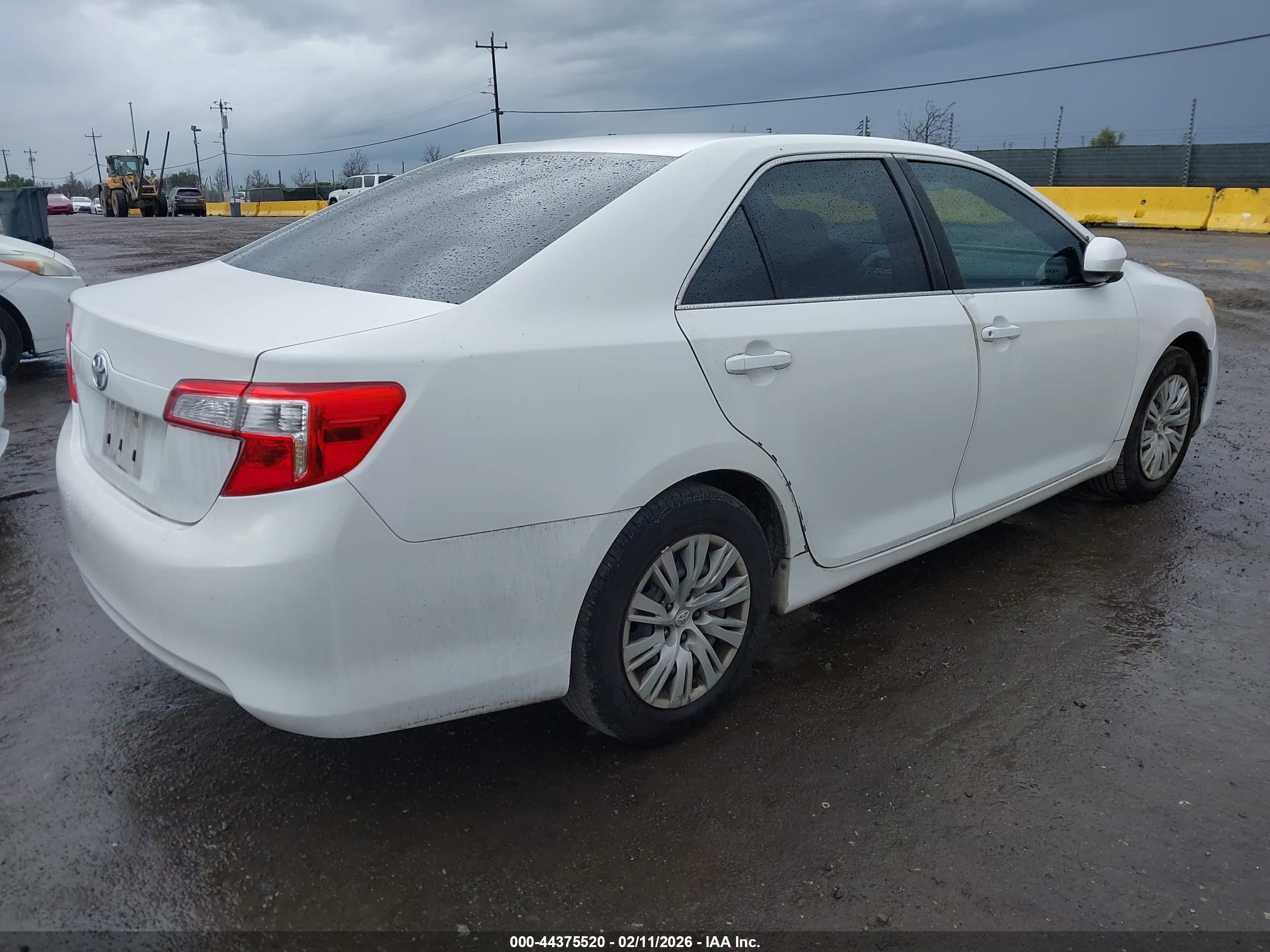 TOYOTA CAMRY image 4