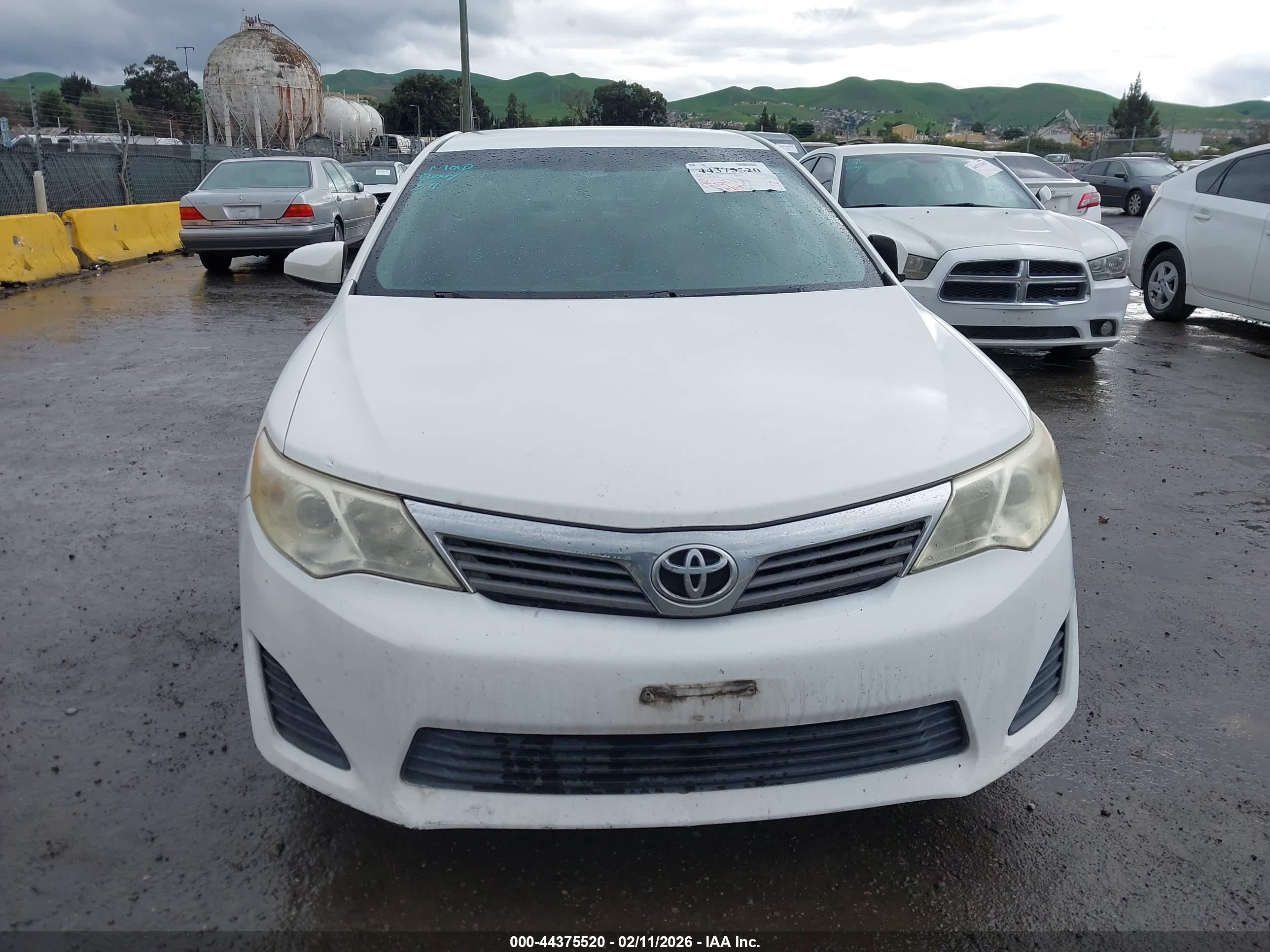TOYOTA CAMRY image 6