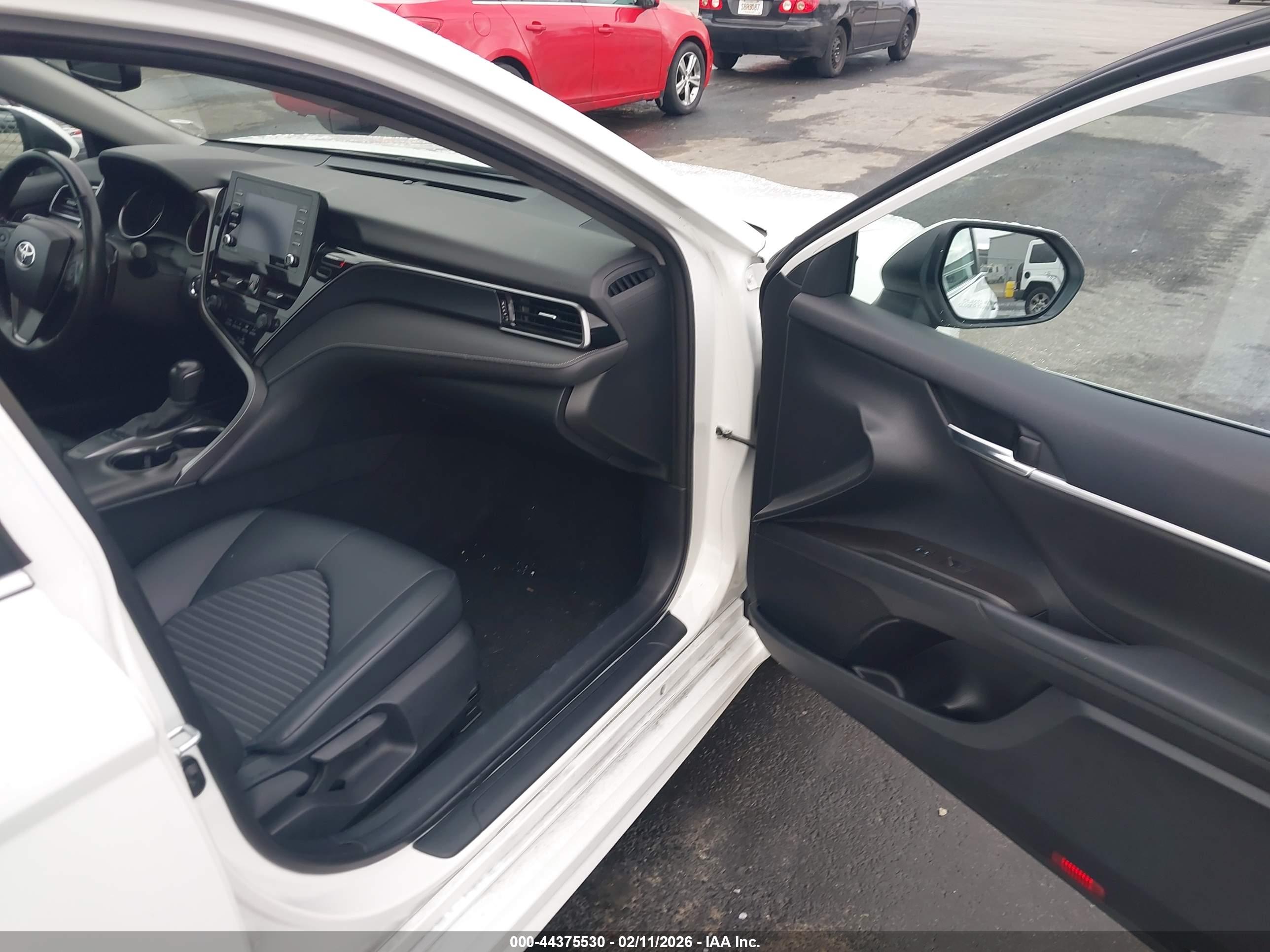 TOYOTA CAMRY image 5