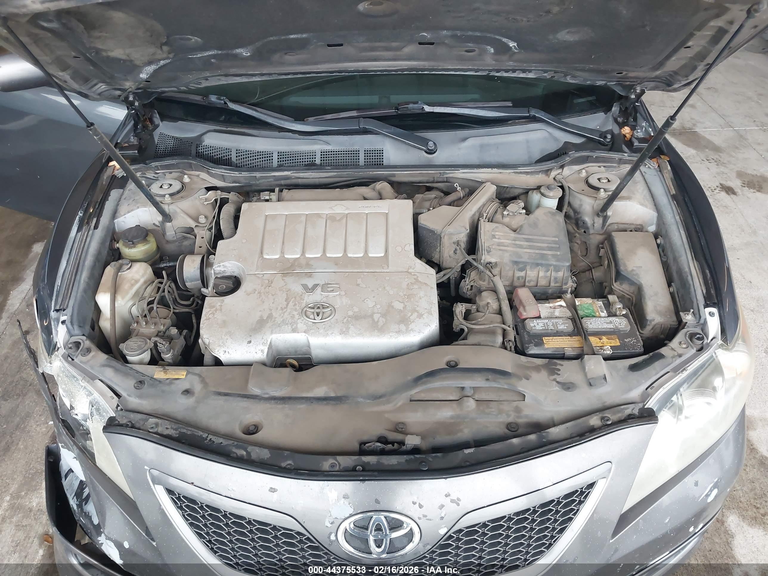 TOYOTA CAMRY image 10