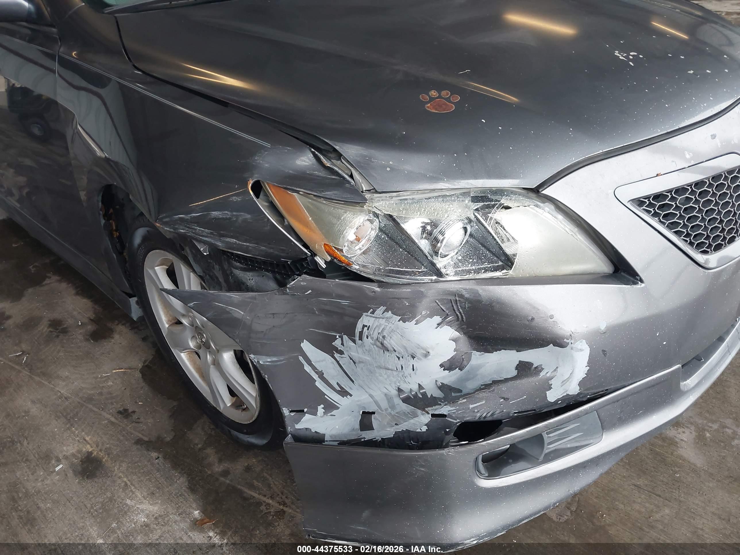TOYOTA CAMRY image 6