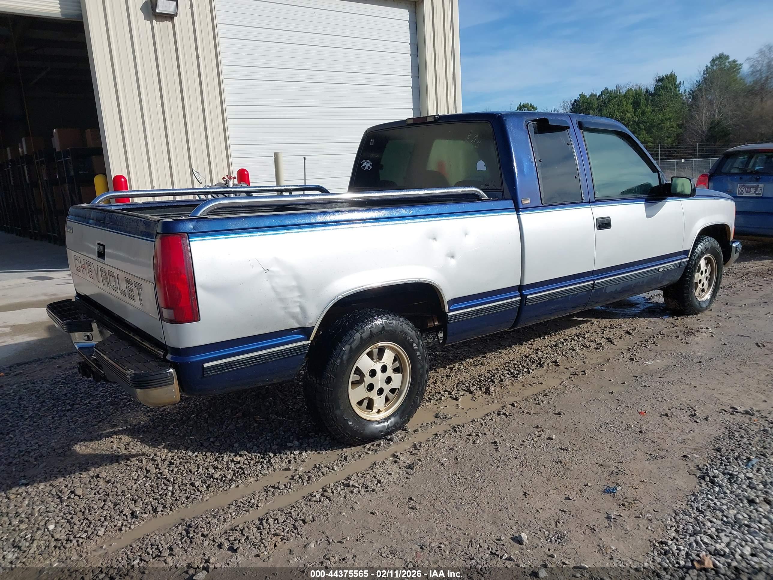 CHEVROLET GMT-400 image 4