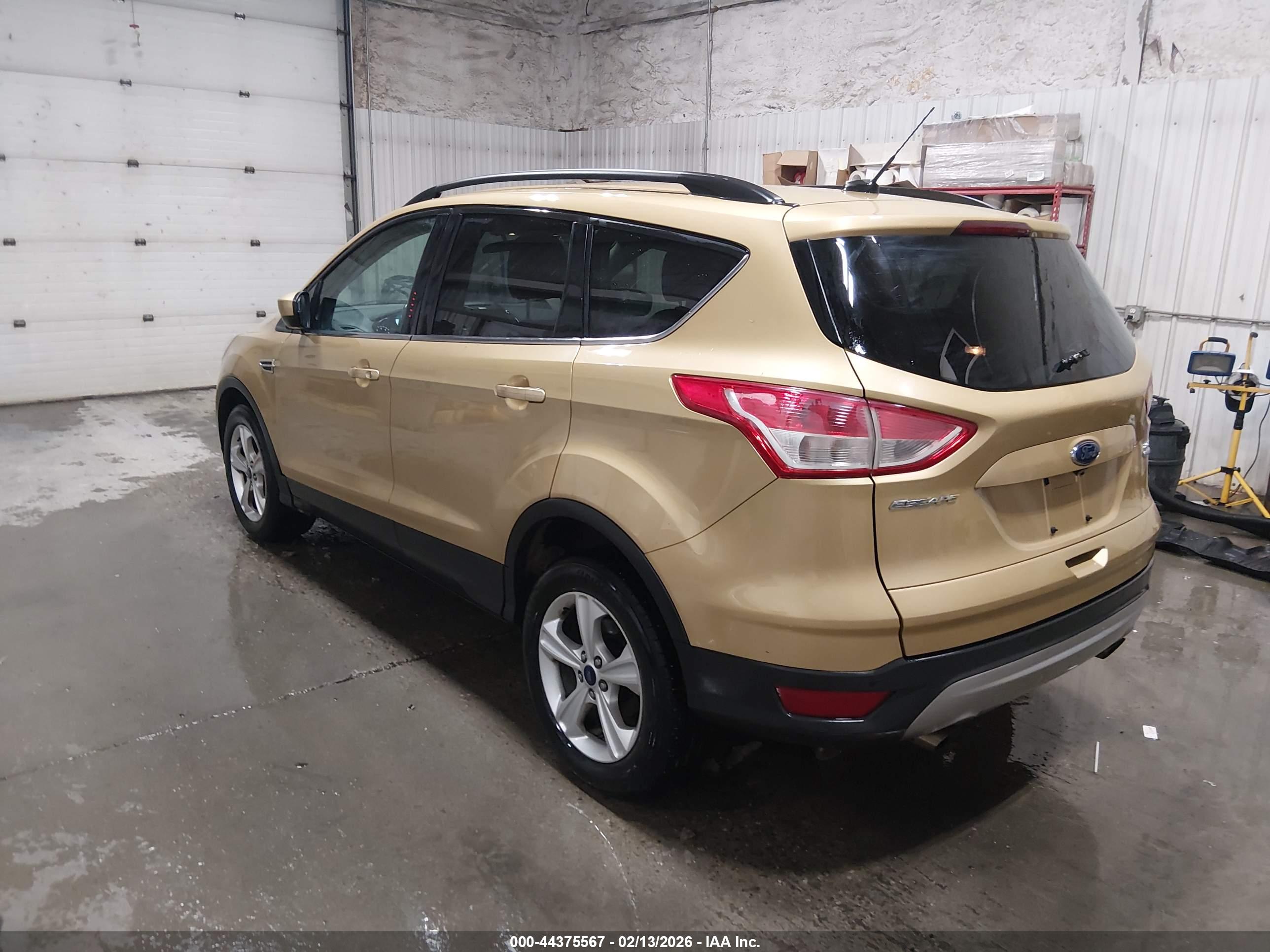 FORD ESCAPE image 3