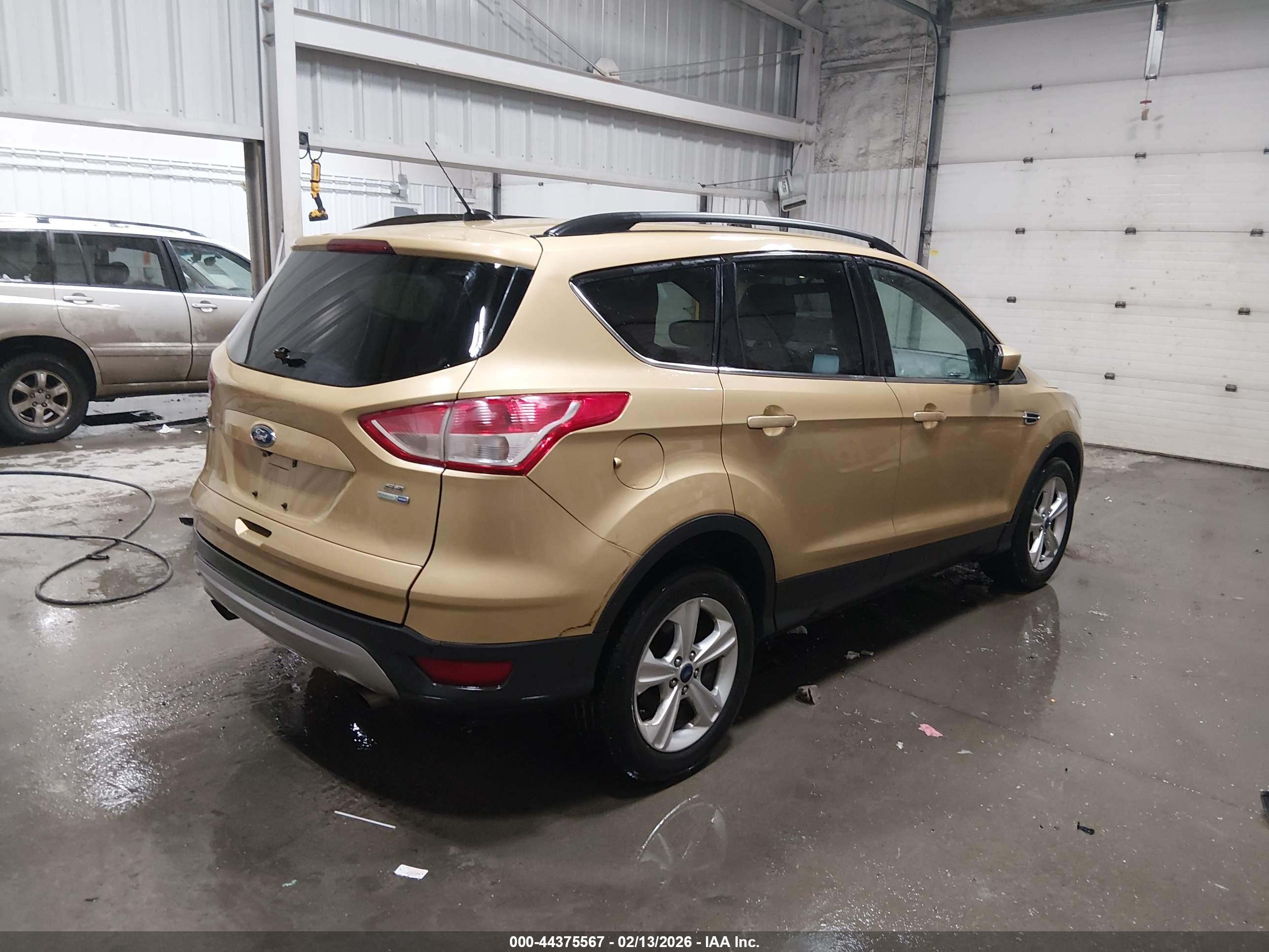 FORD ESCAPE image 4