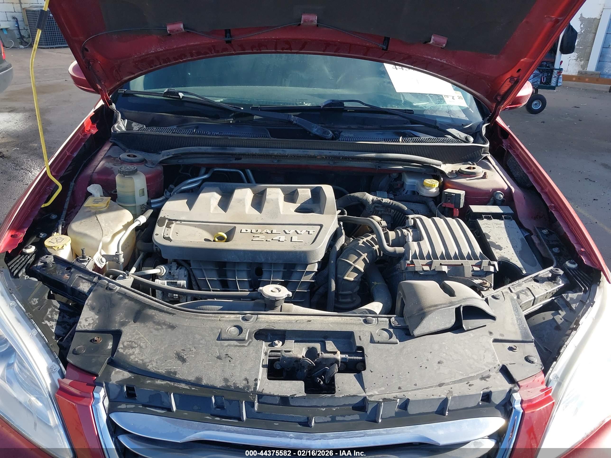 CHRYSLER 200 image 10