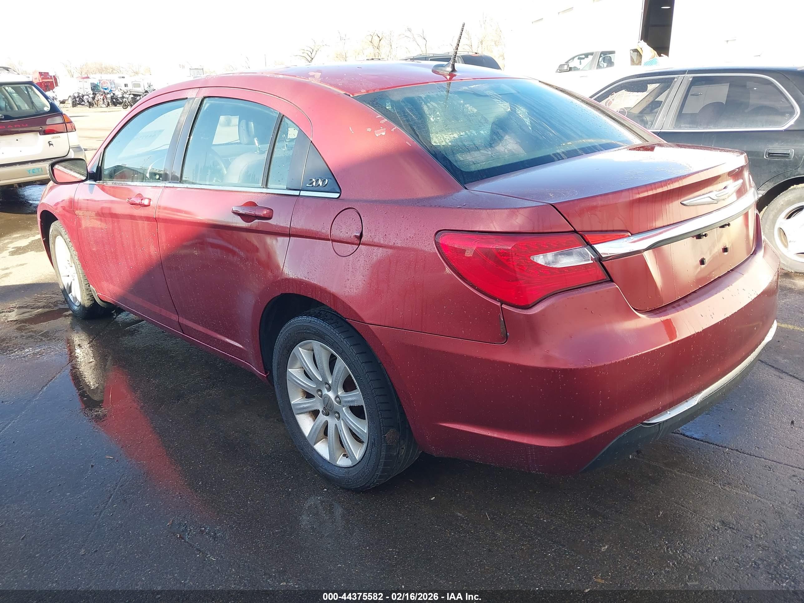 CHRYSLER 200 image 3