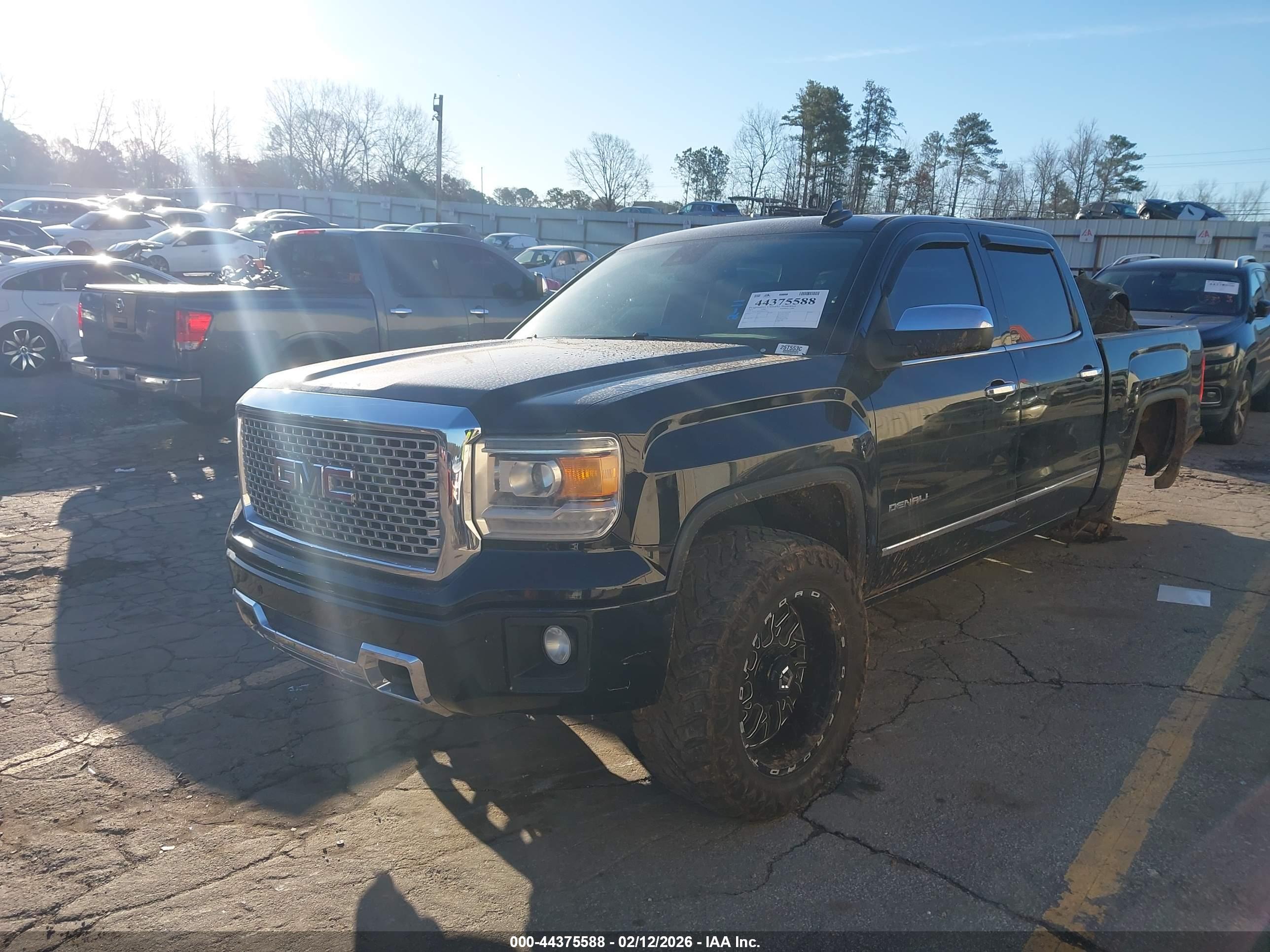 GMC SIERRA image 2