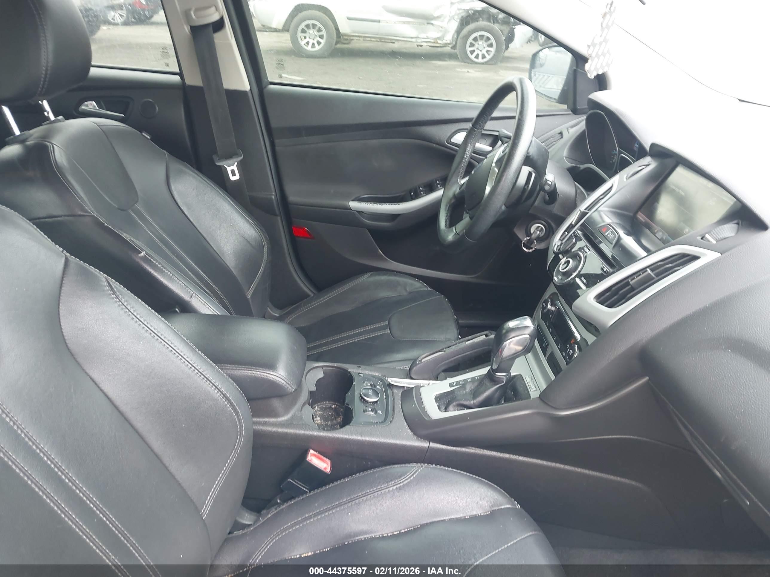 FORD FOCUS image 5