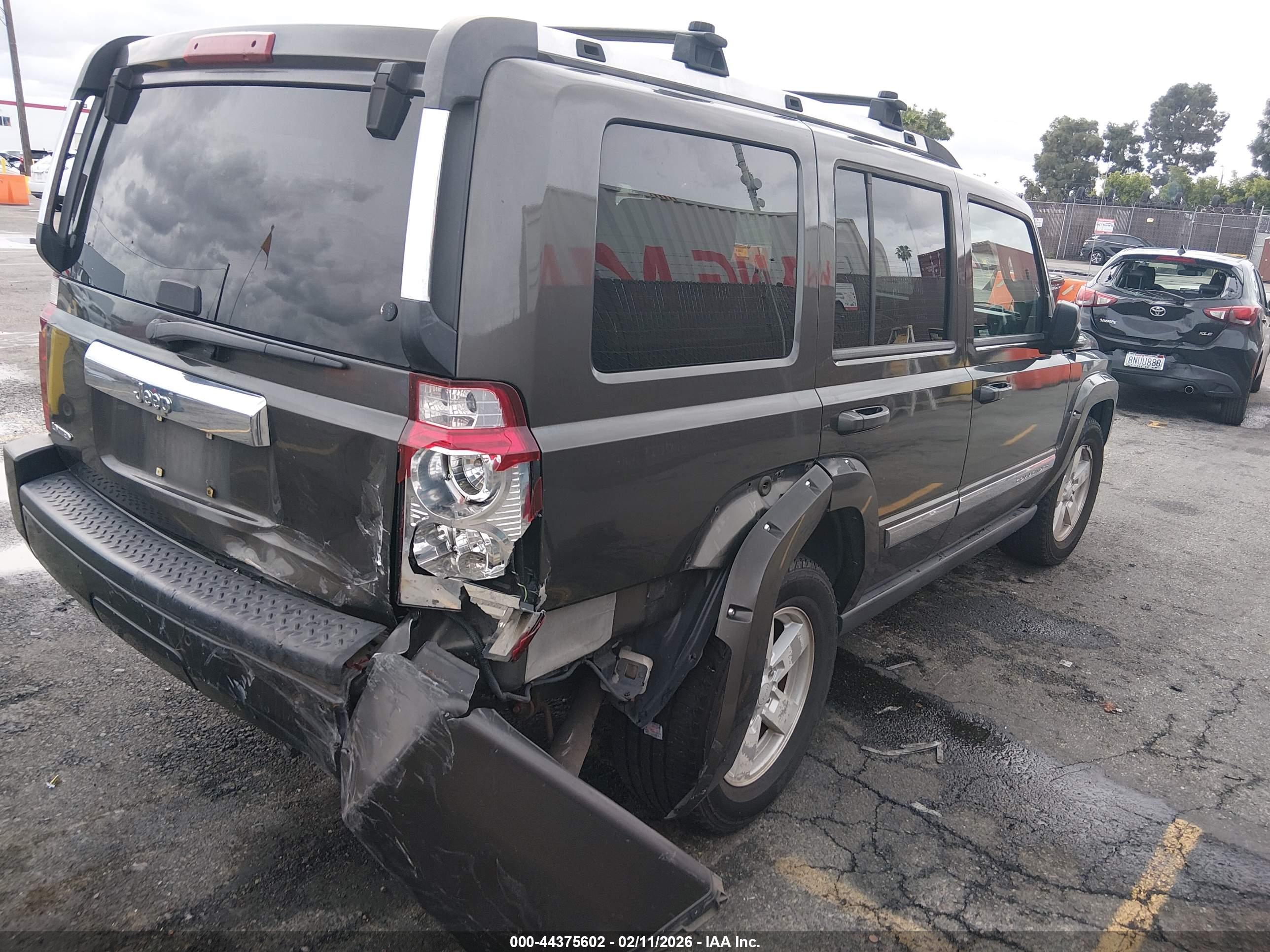 JEEP COMMANDER image 4