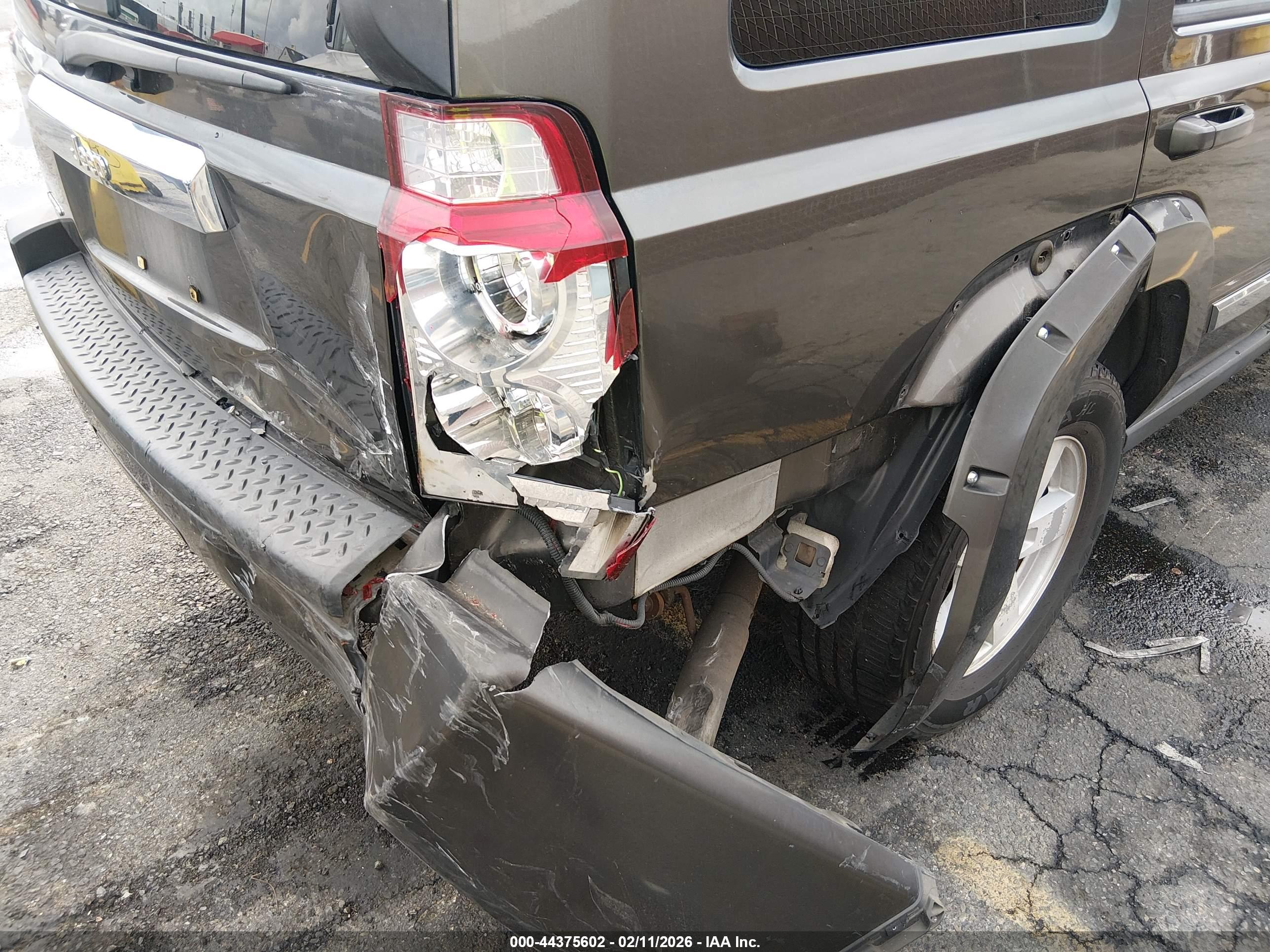 JEEP COMMANDER image 6