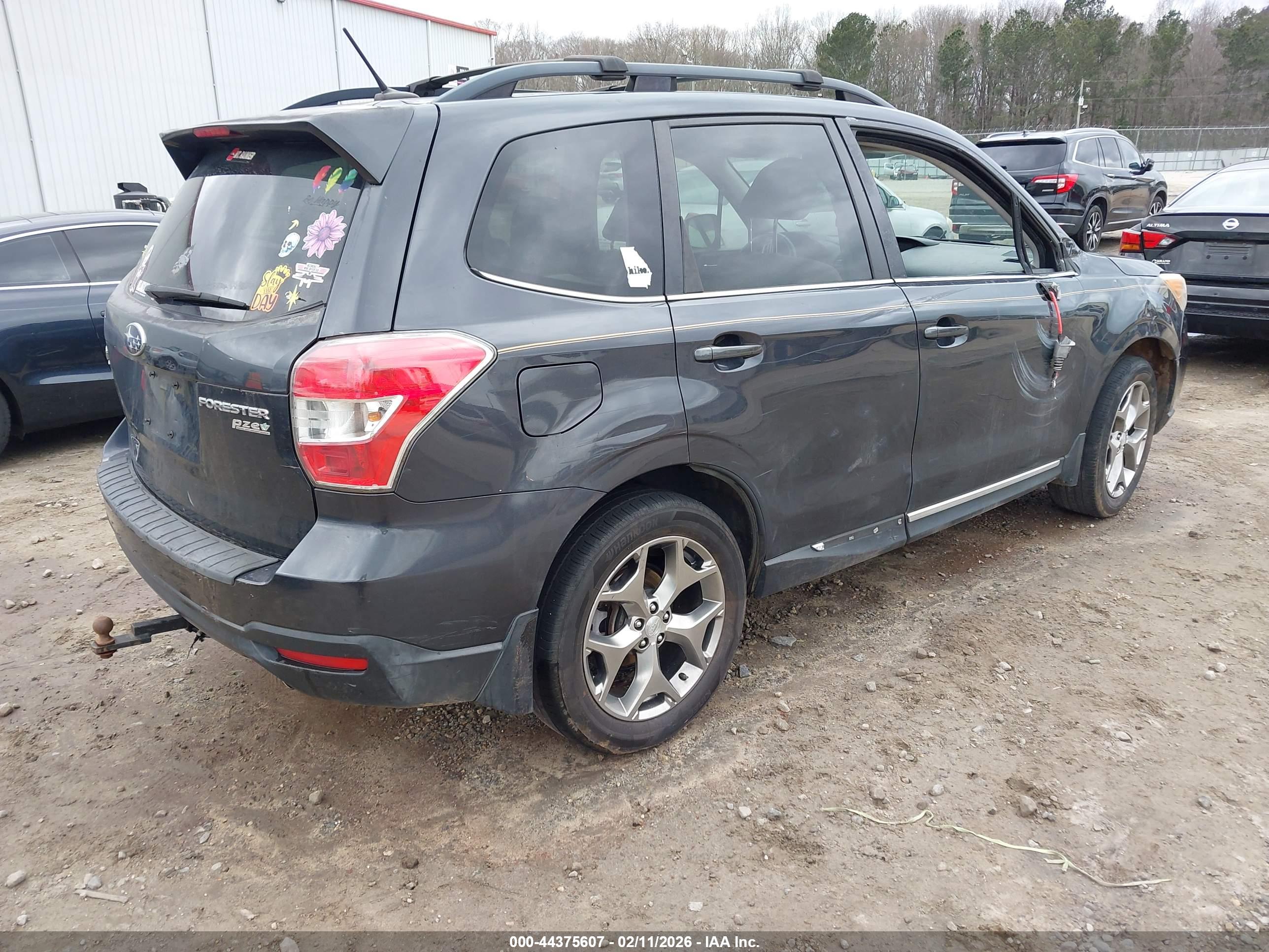SUBARU FORESTER image 4