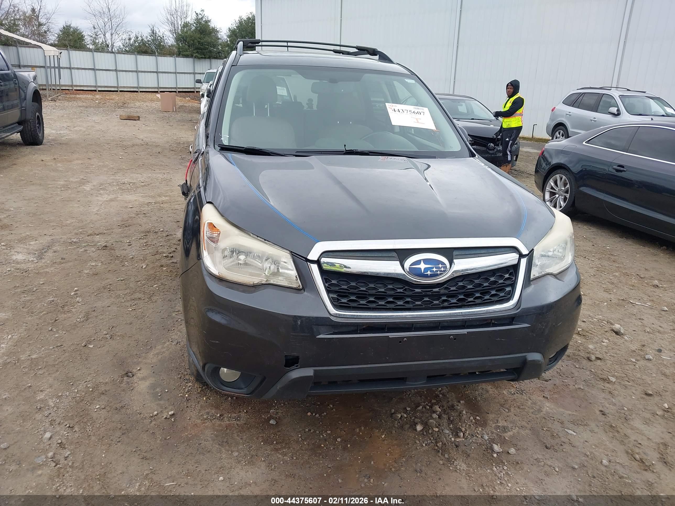 SUBARU FORESTER image 6
