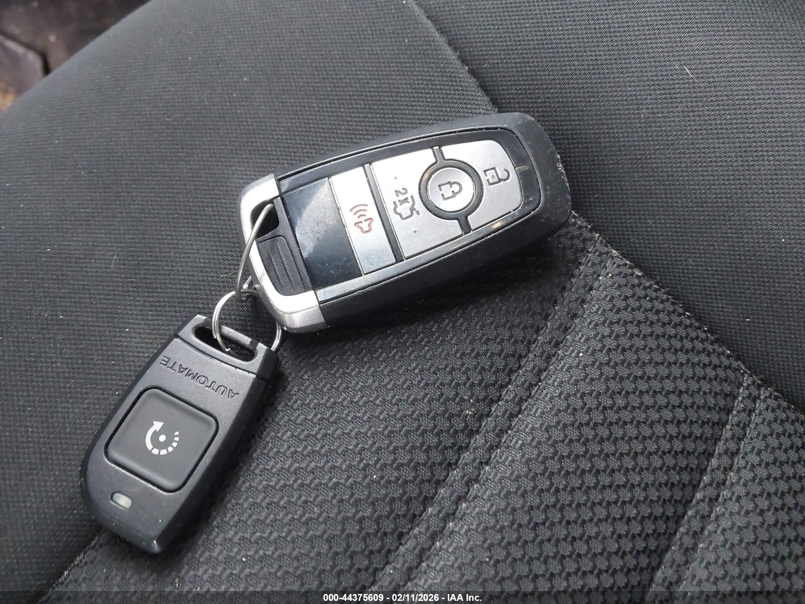 FORD FUSION image 11