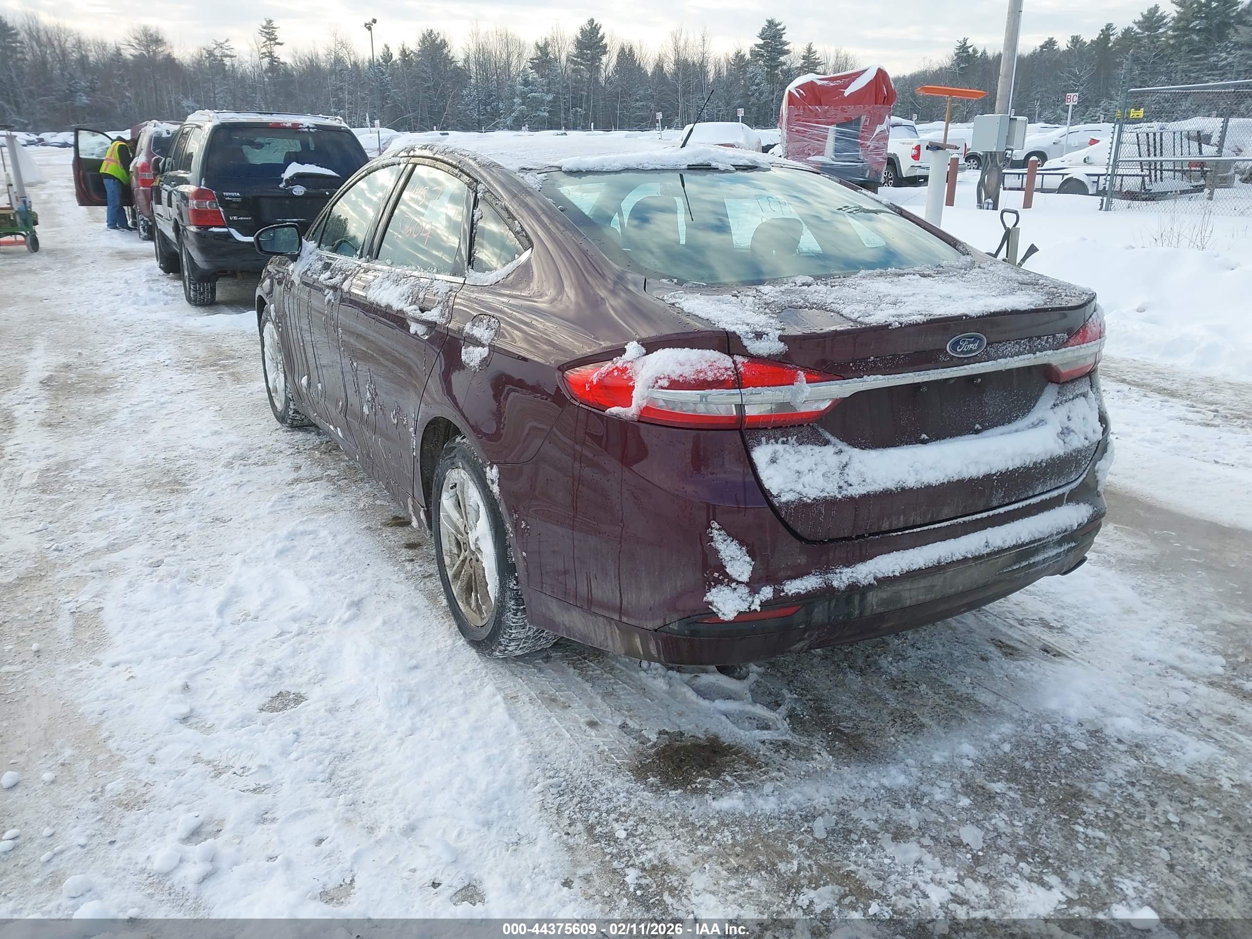 FORD FUSION image 3