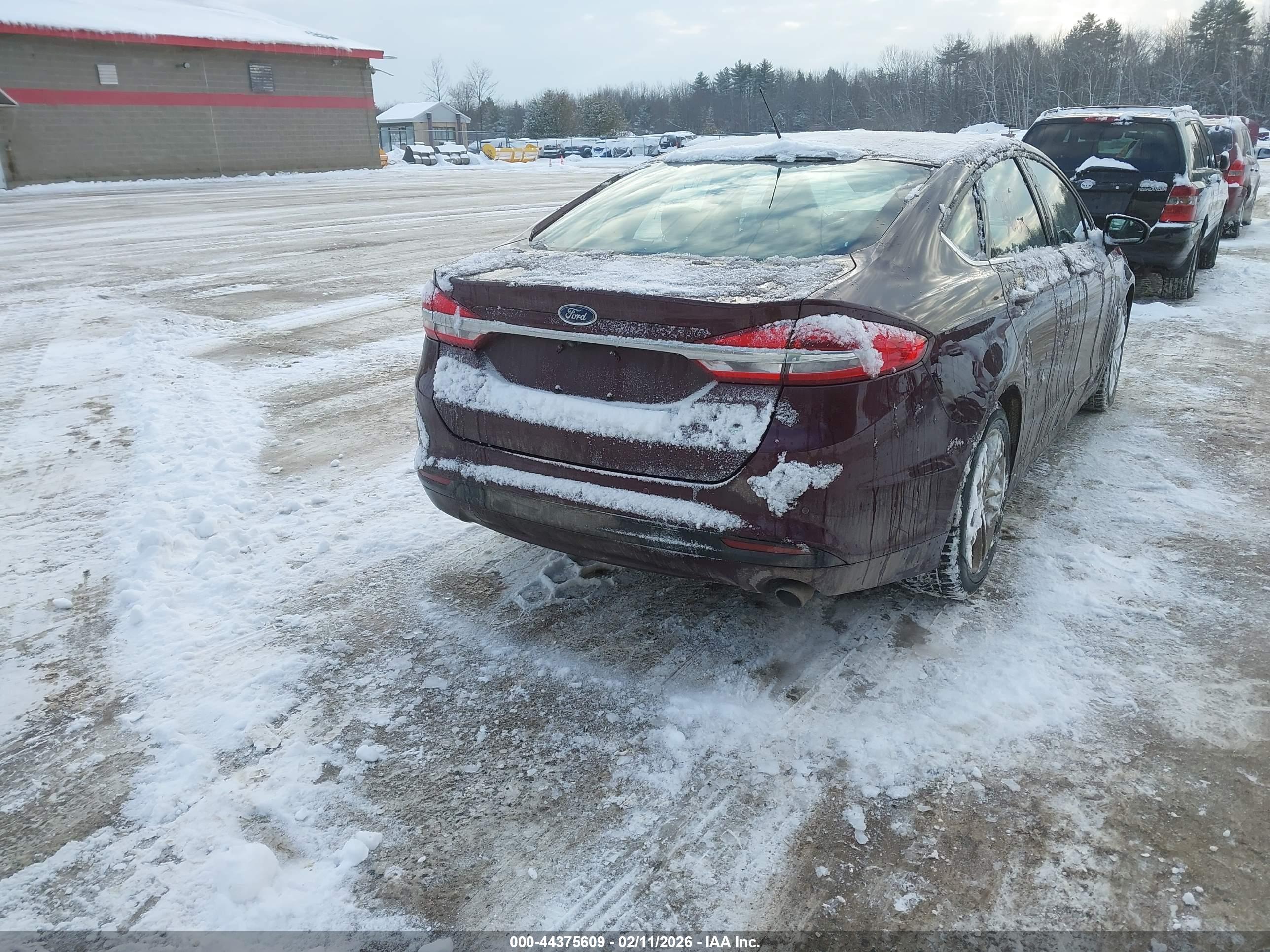 FORD FUSION image 4