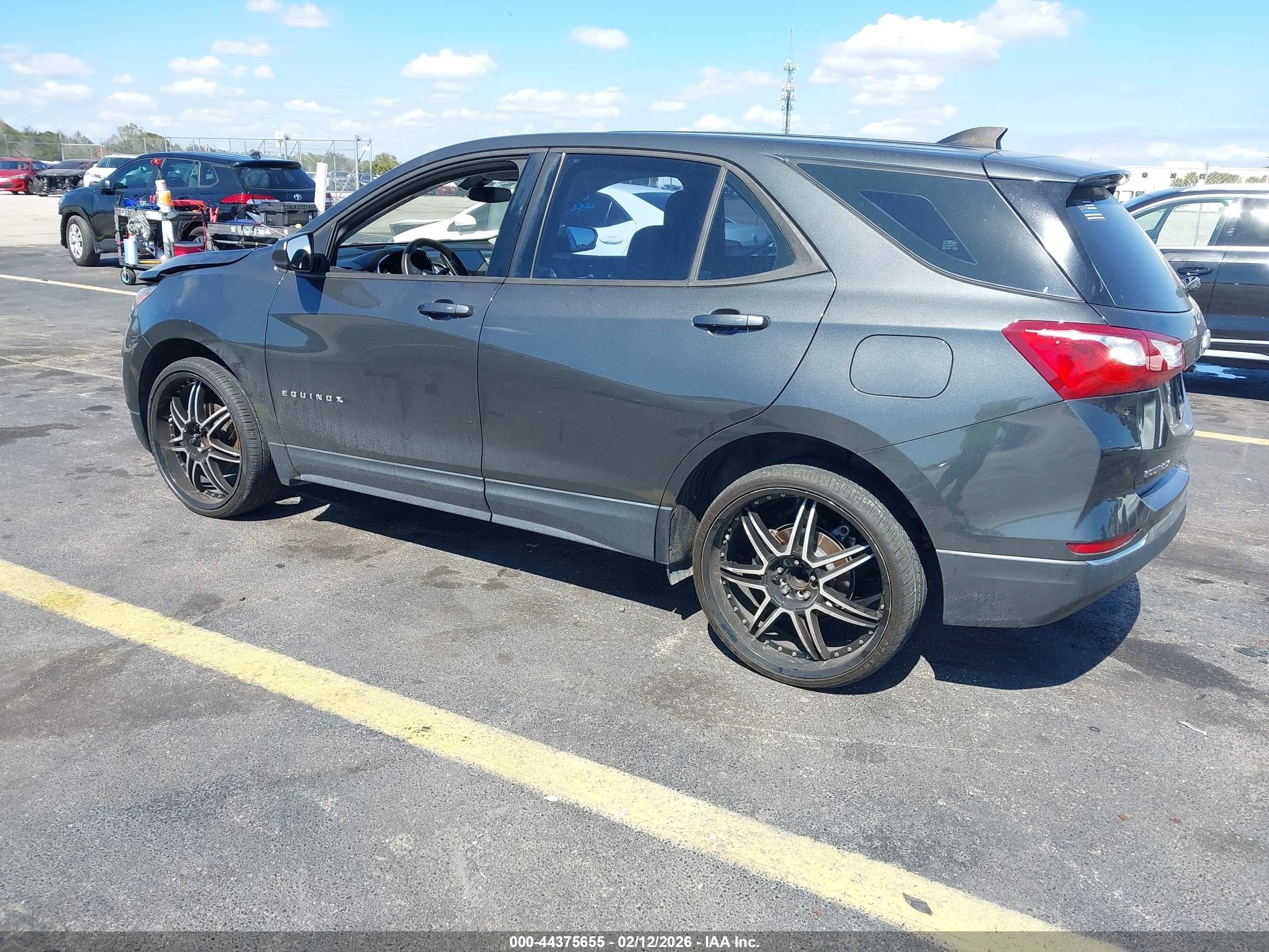 CHEVROLET EQUINOX image 3