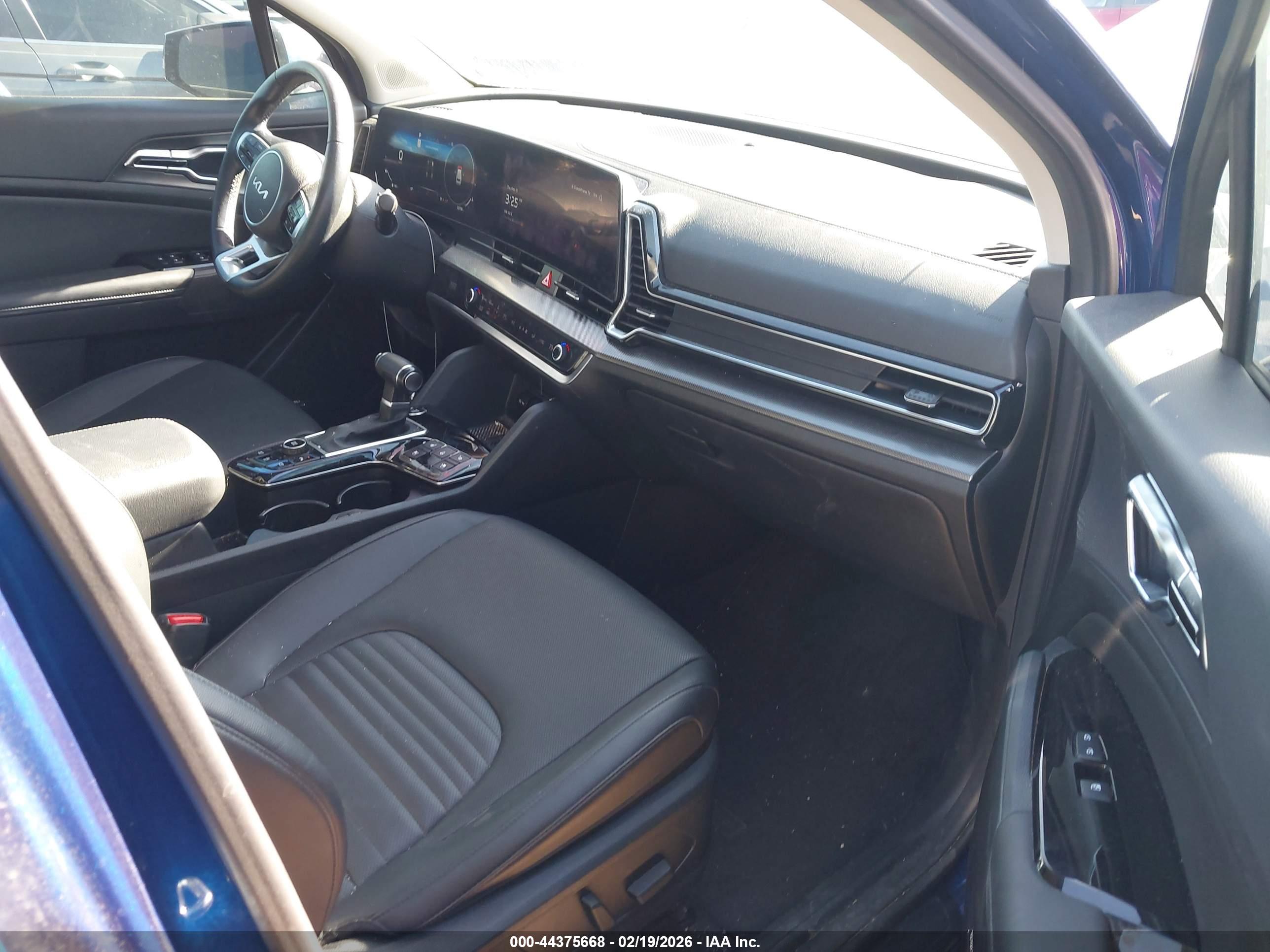 KIA SPORTAGE image 5