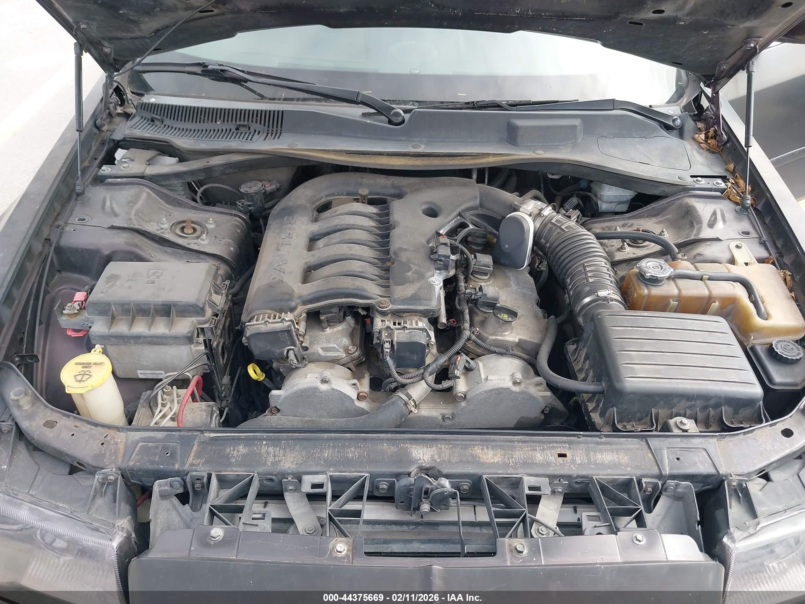 CHRYSLER 300 image 10