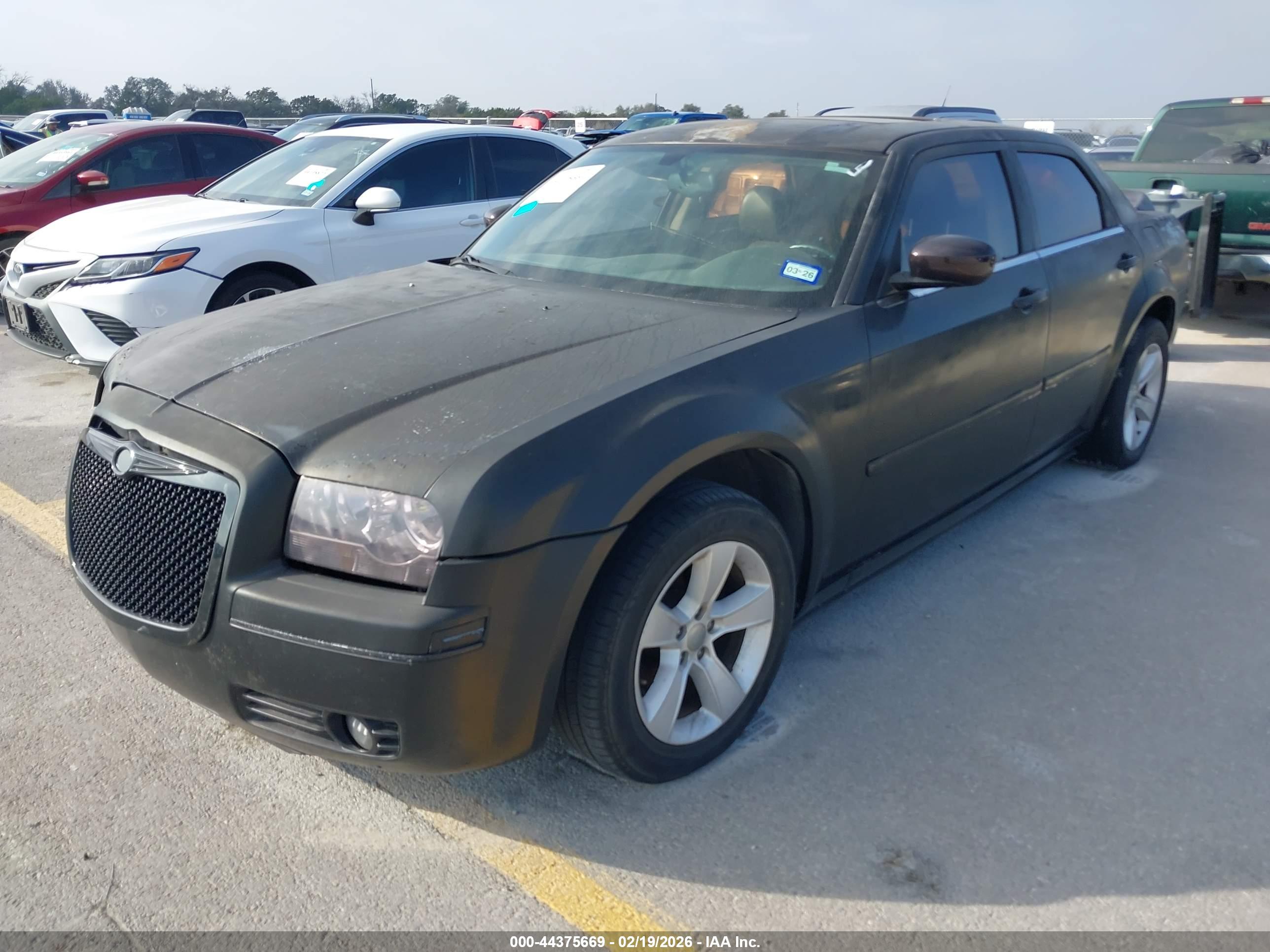 CHRYSLER 300 image 2