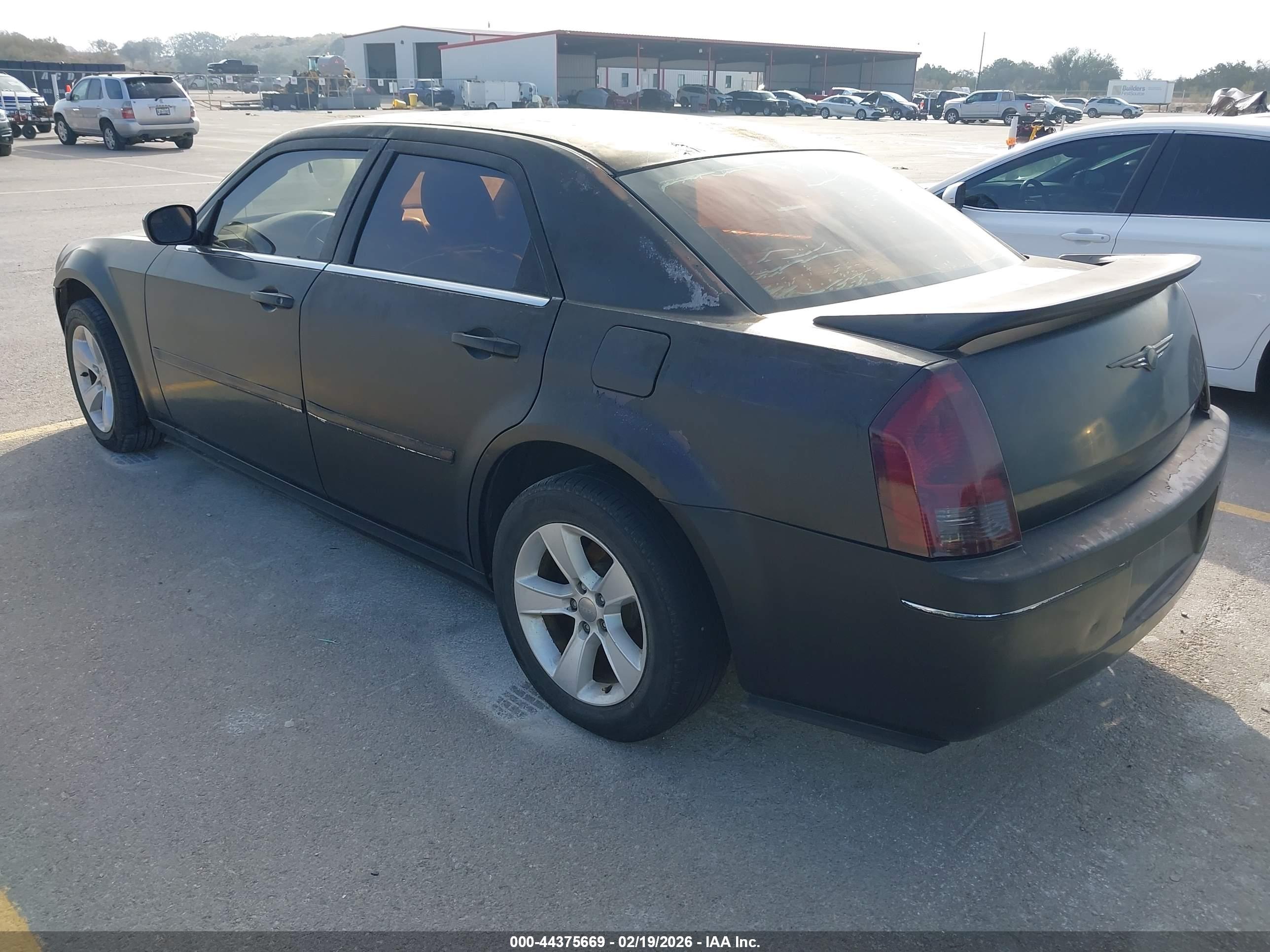 CHRYSLER 300 image 3