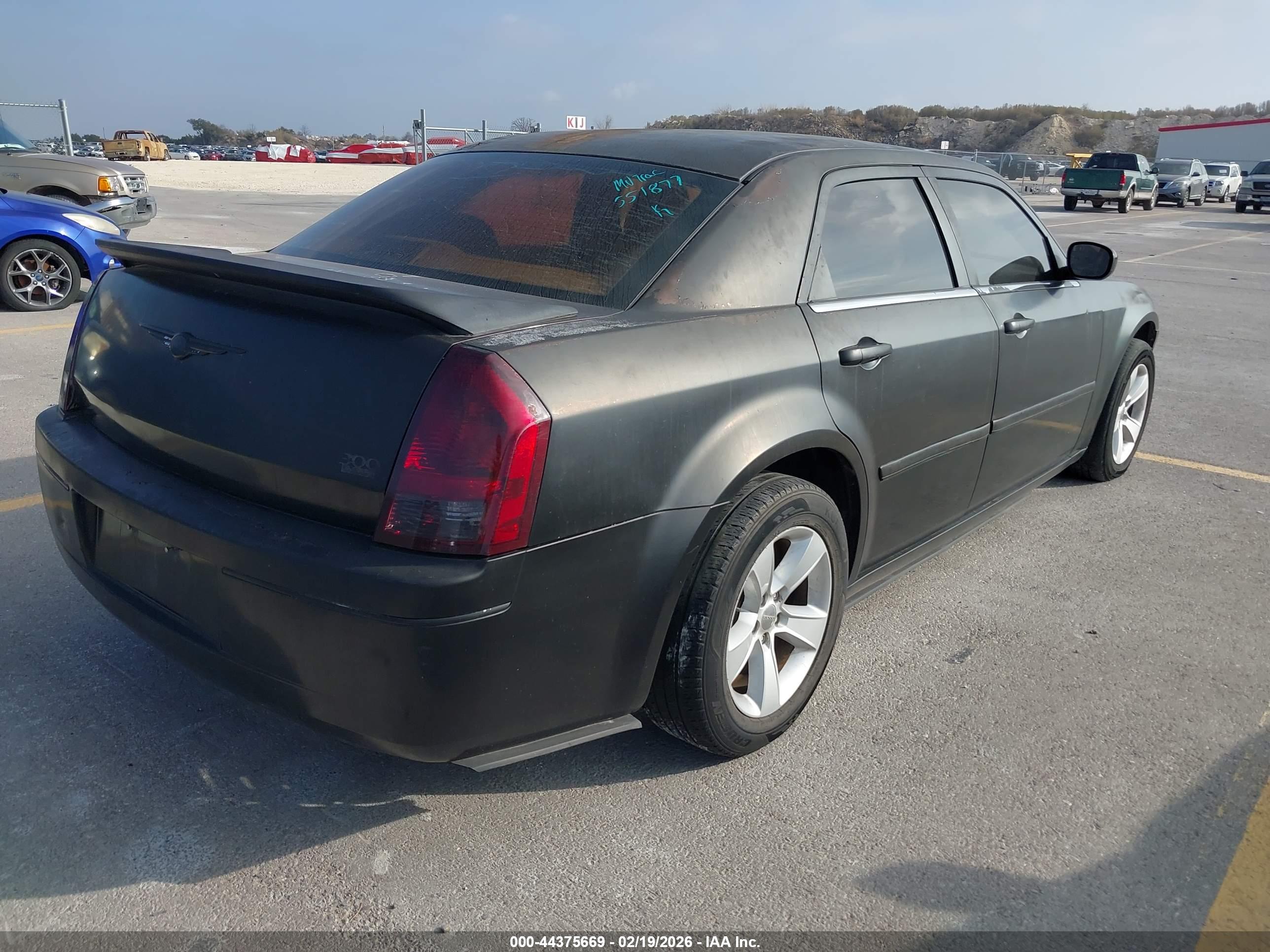 CHRYSLER 300 image 4