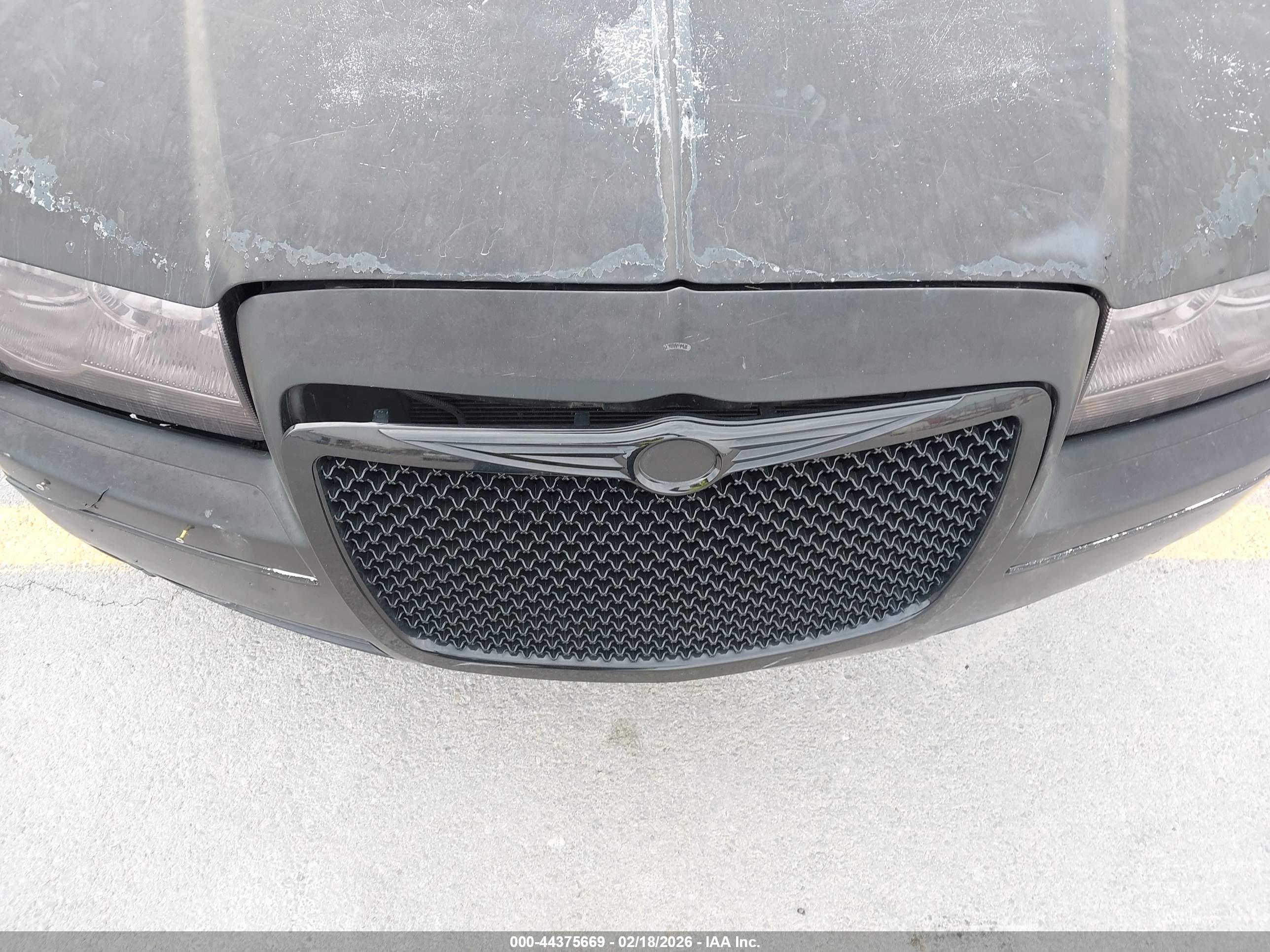 CHRYSLER 300 image 6