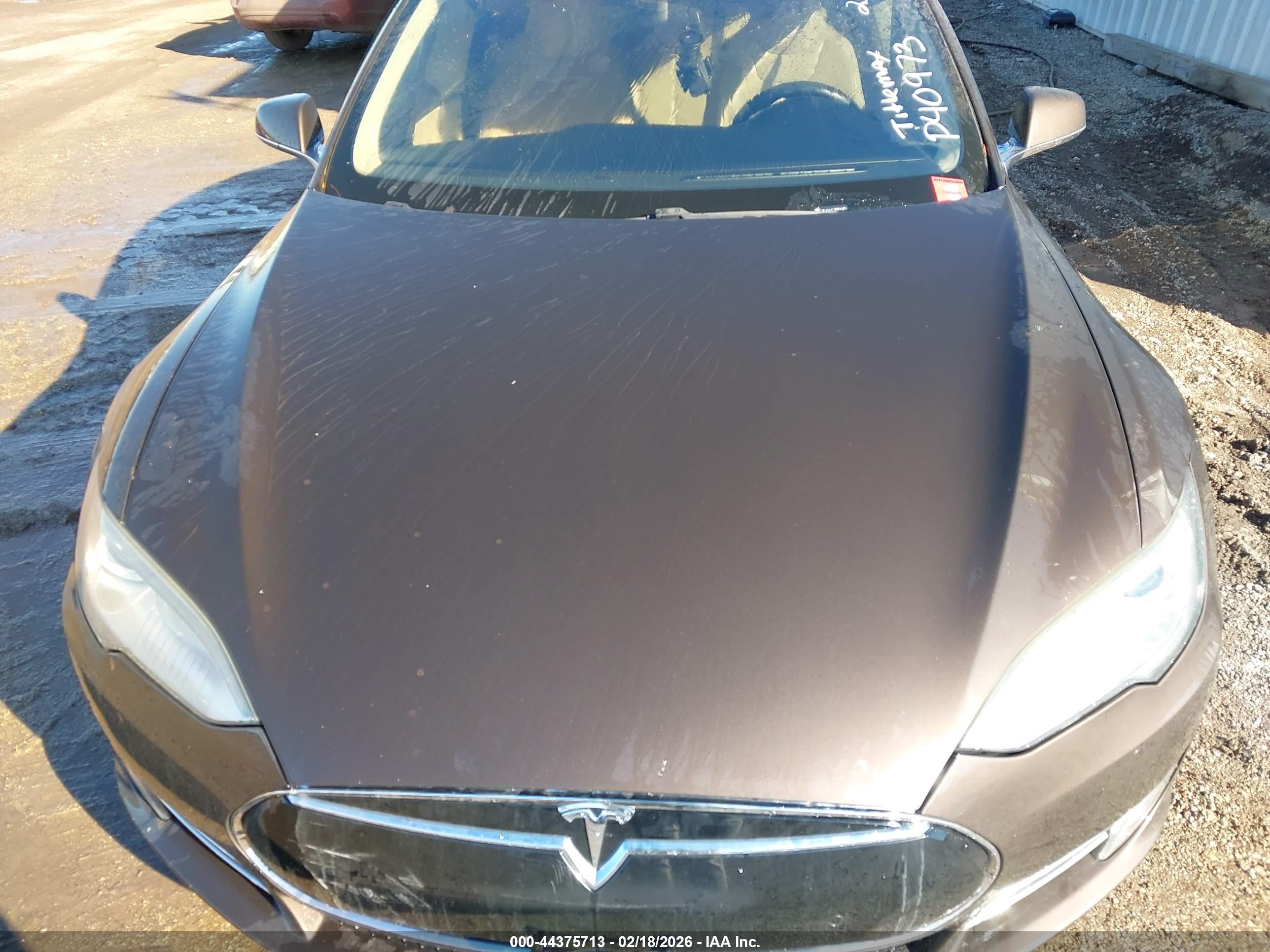 TESLA MODEL image 10