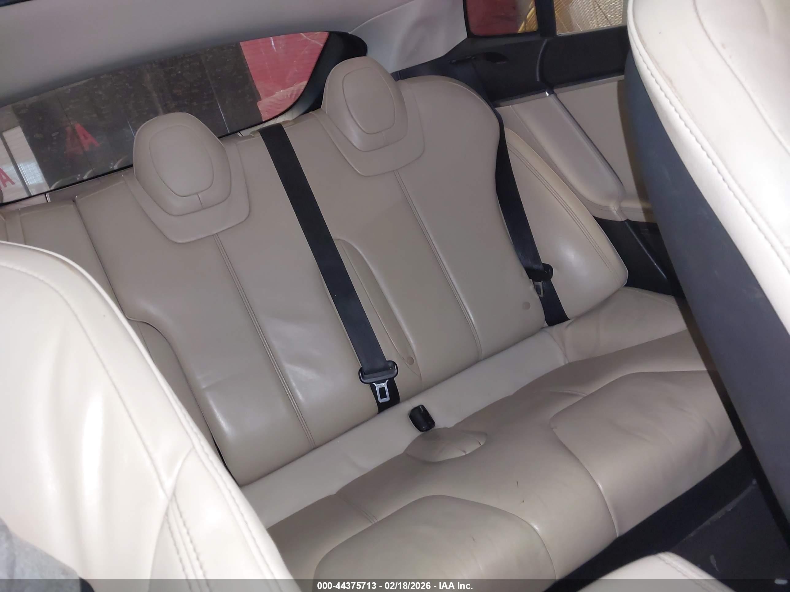 TESLA MODEL image 8